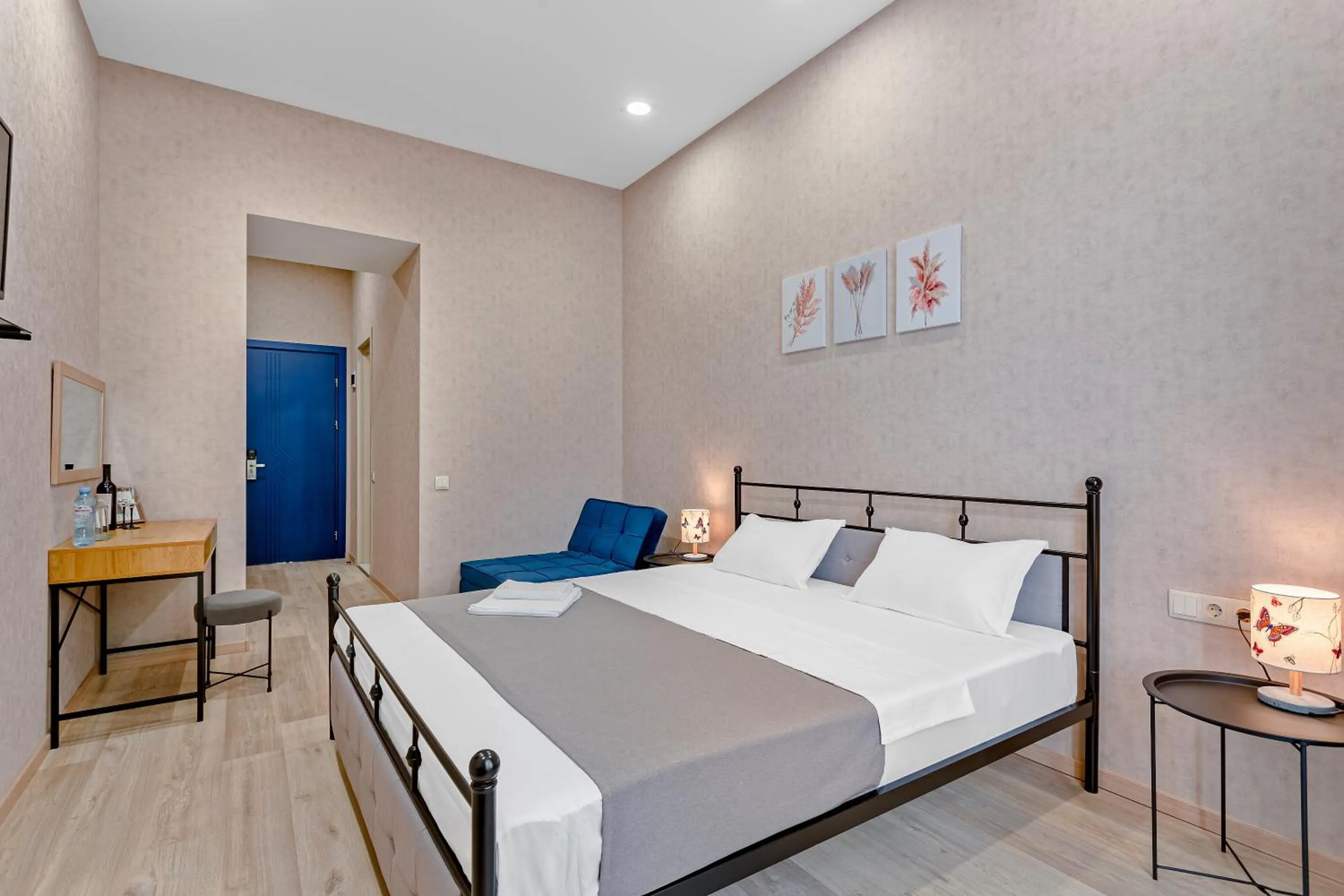 Bedroom, Bed in Monument1880