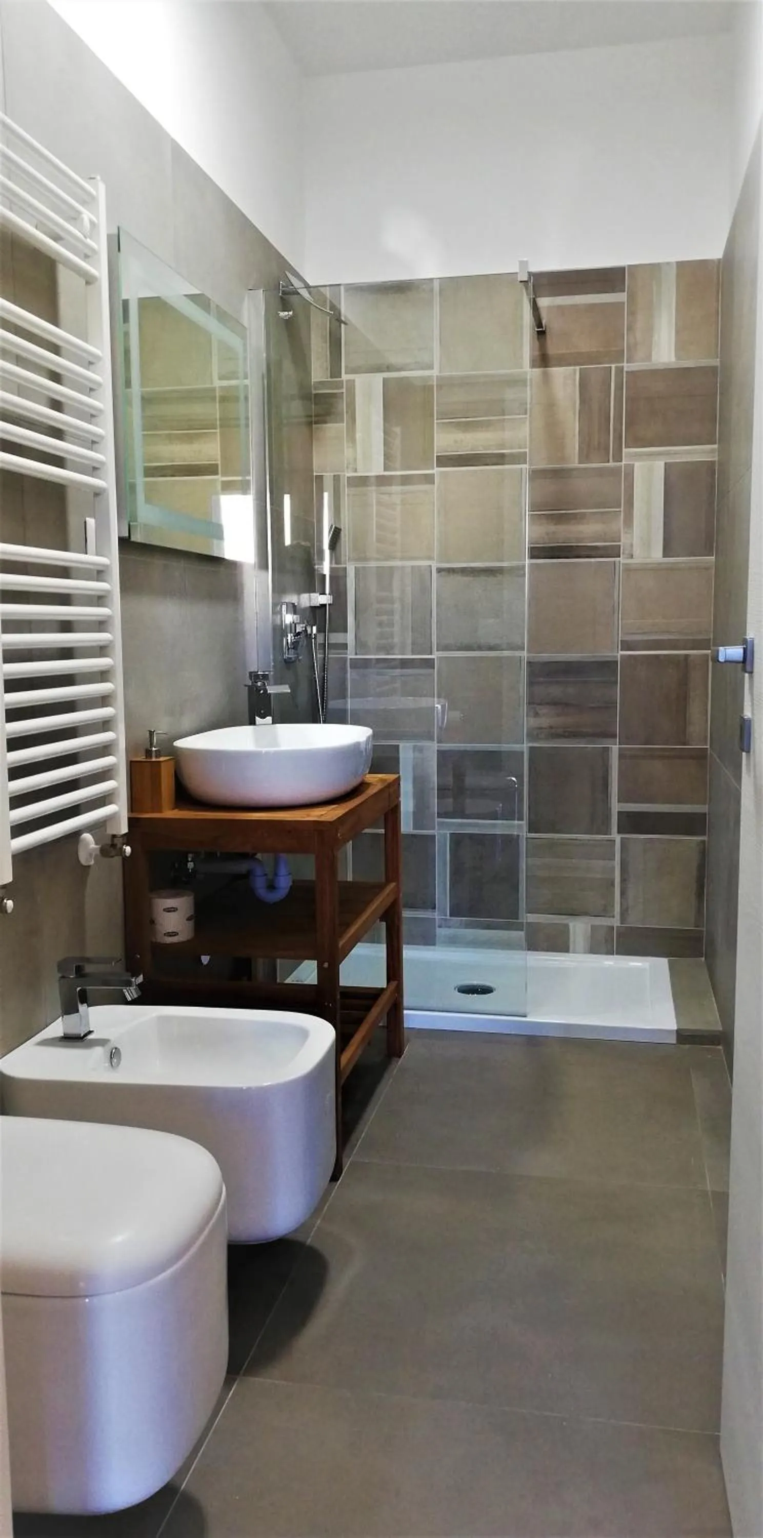 Shower in AMARE MATERA comfortable rooms