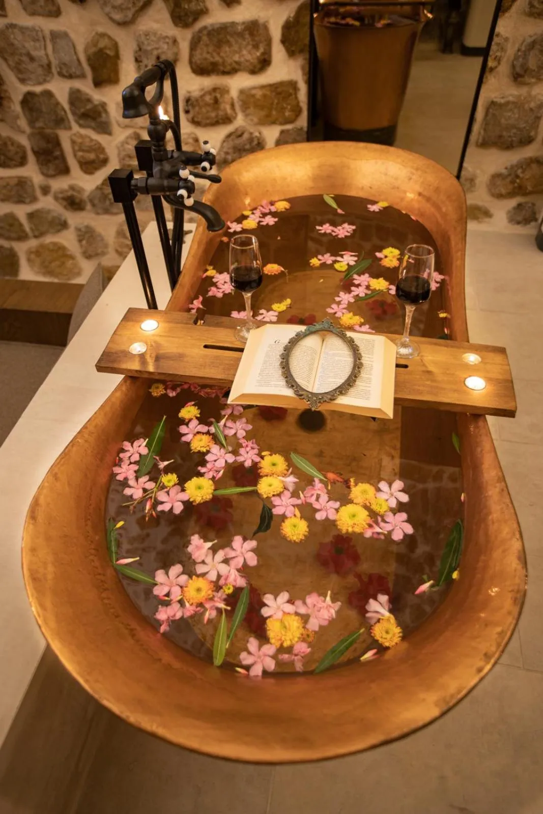 Bath in Mirsoum Hotel