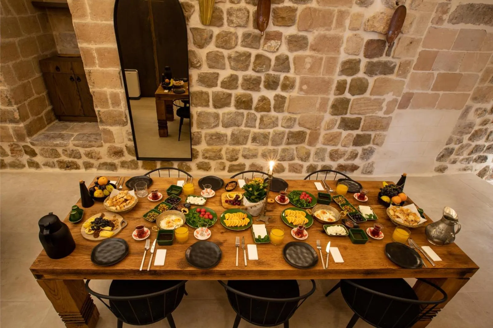 Food and drinks in Mirsoum Hotel