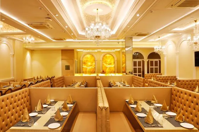 Restaurant/places to eat in Anant Palace