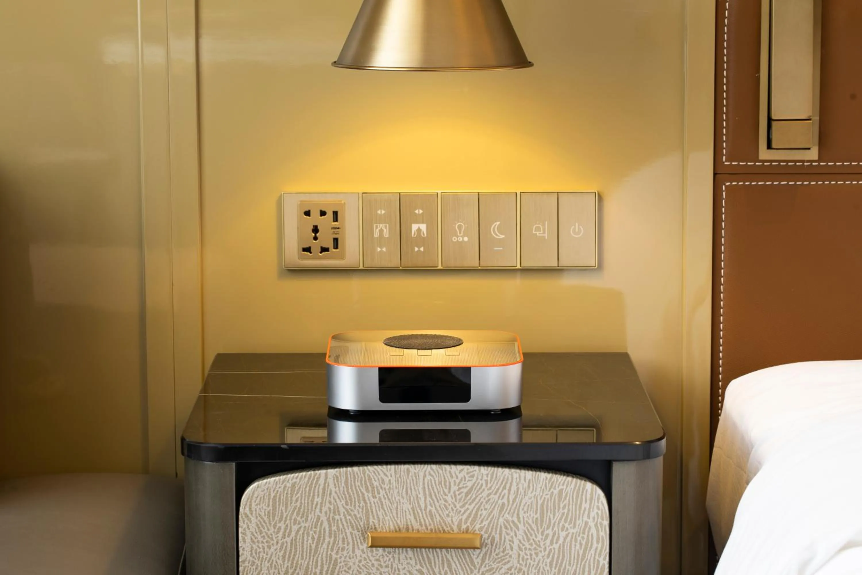 TV and multimedia in Radisson Collection Resort Nanjing