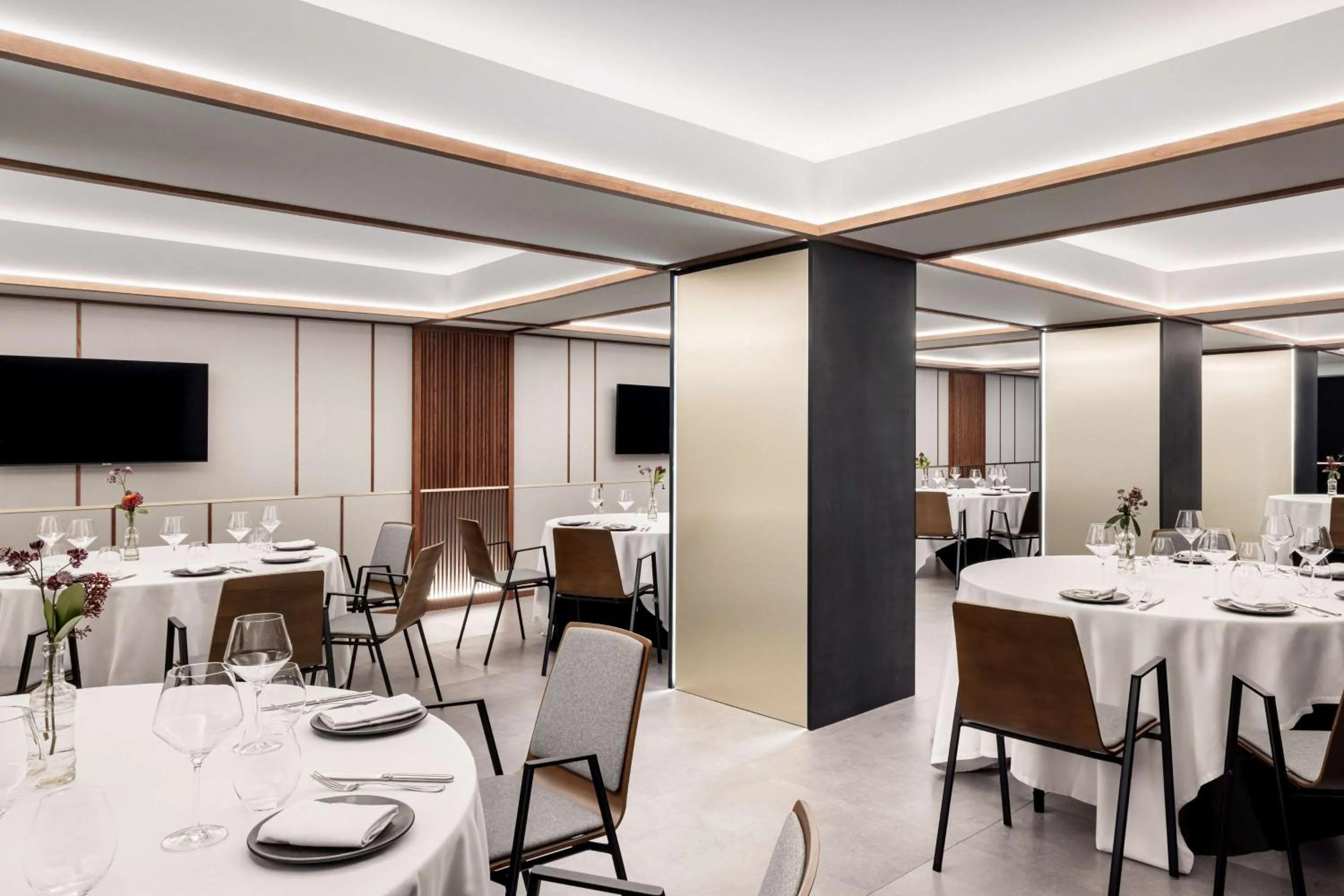 Meeting/conference room in Radisson Collection Bilbao