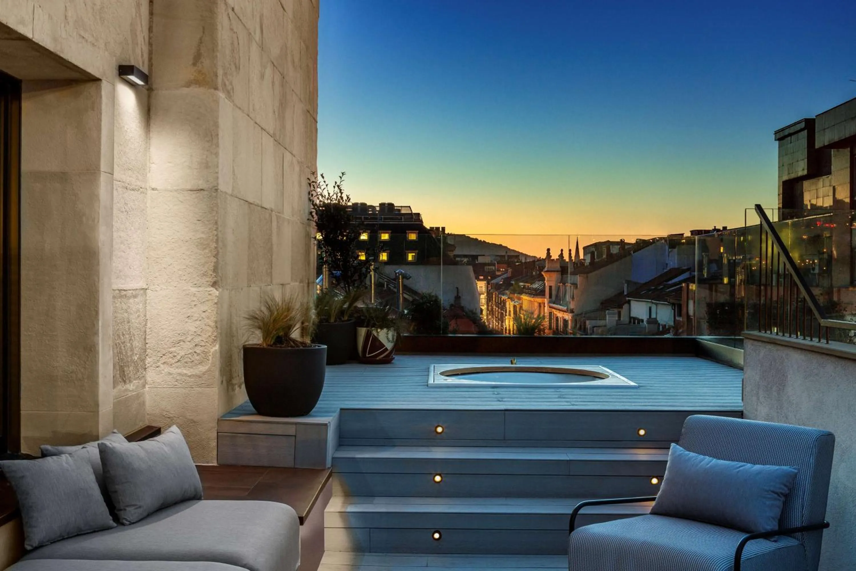 Photo of the whole room in Radisson Collection Bilbao