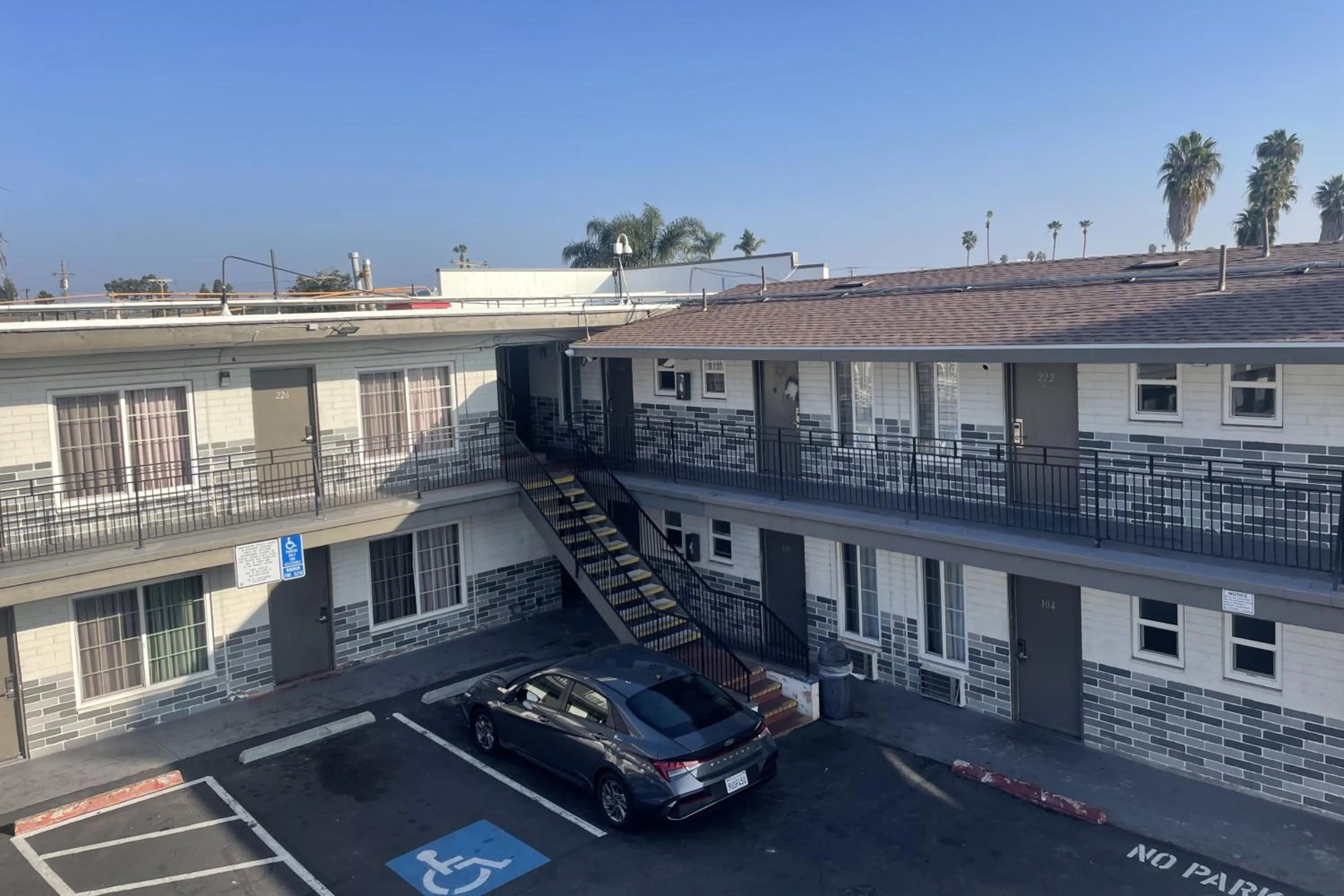 Parking in Big 7 Motel Chula Vista I-5