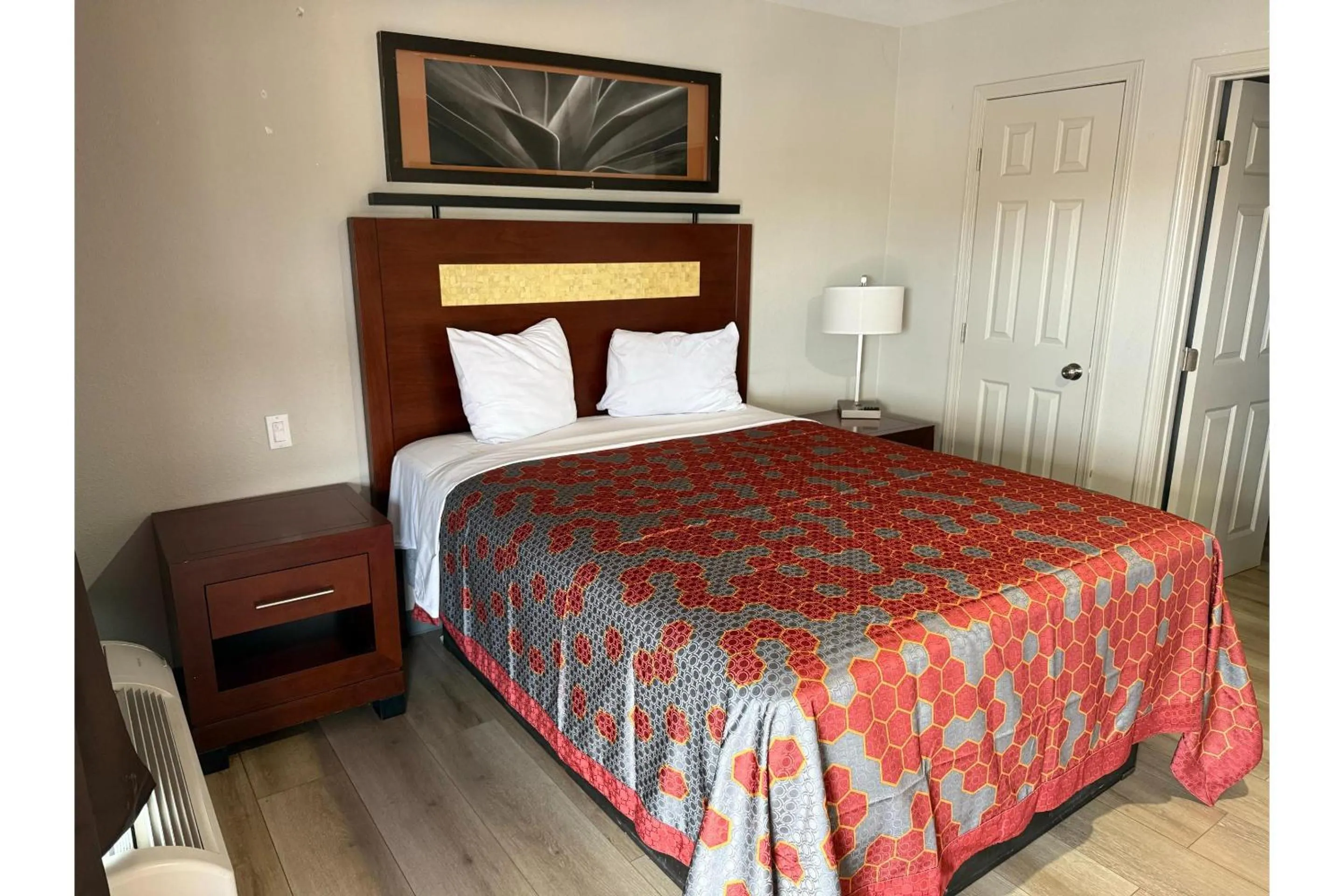 Bedroom, Bed in Big 7 Motel Chula Vista I-5