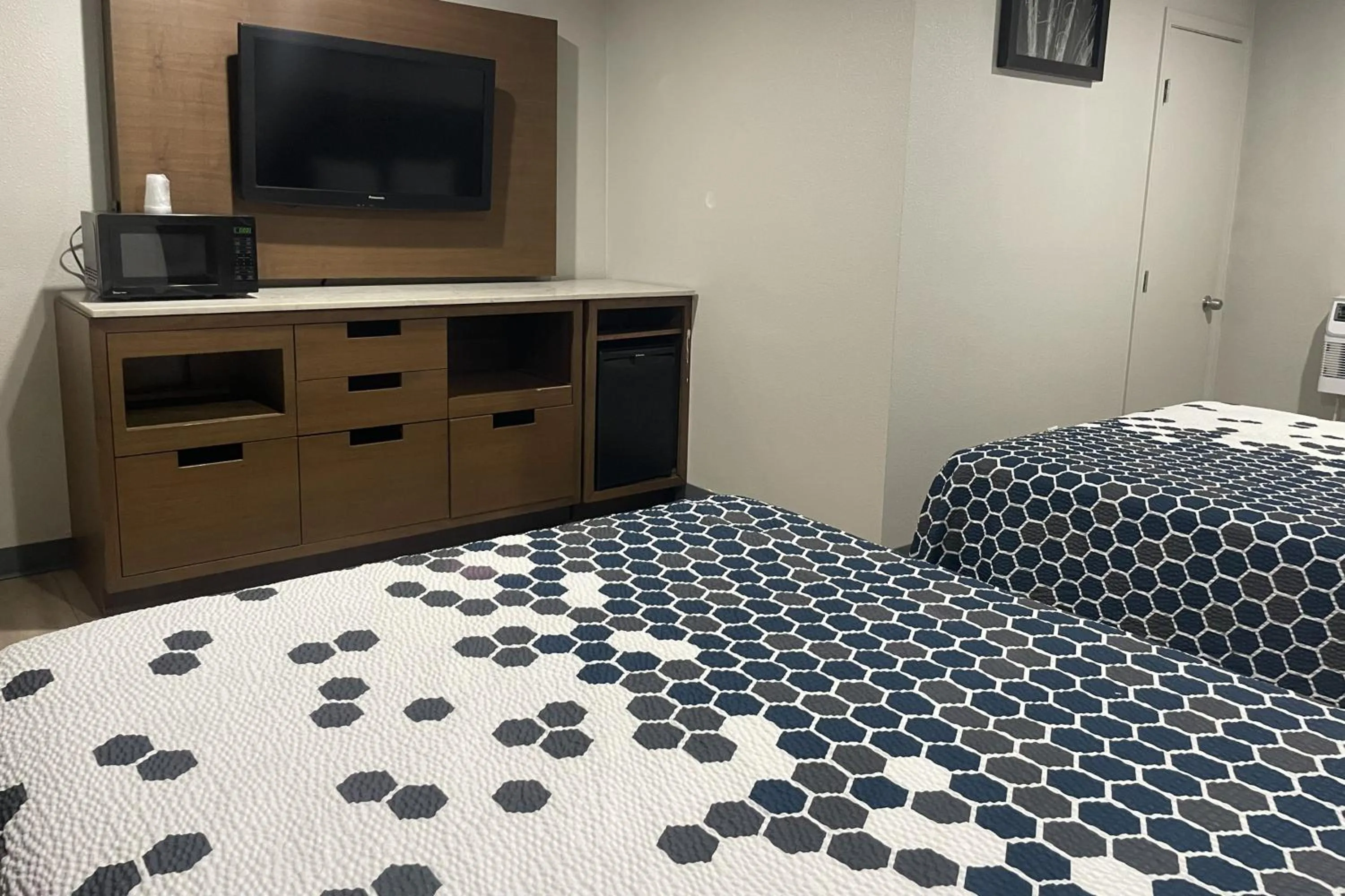 Bedroom, Bed in Big 7 Motel Chula Vista I-5