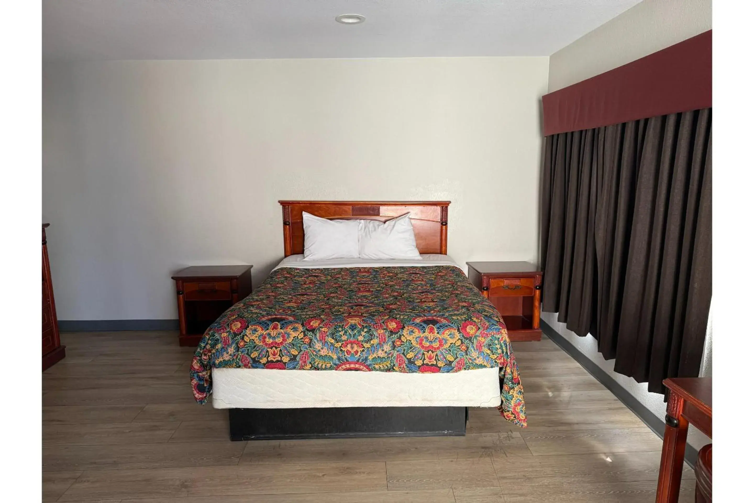 Suite - Queen Bed Non-Smoking in Big 7 Motel Chula Vista I-5 Suite - Queen Bed Non-Smoking in Big 7 Motel Chula Vista I-5