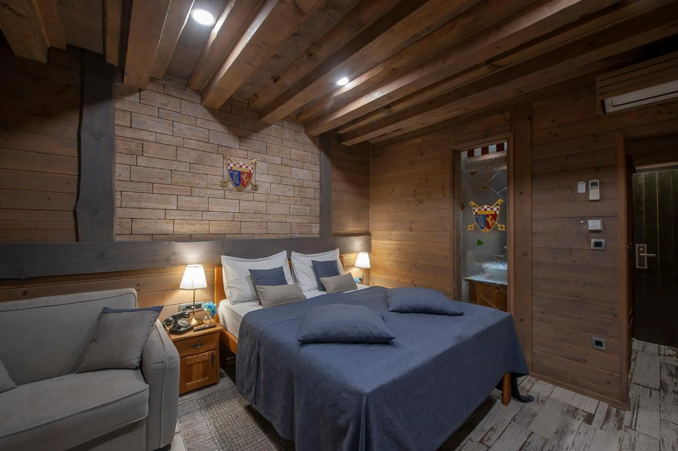 Bed in Lakeside Hotel Plitvice