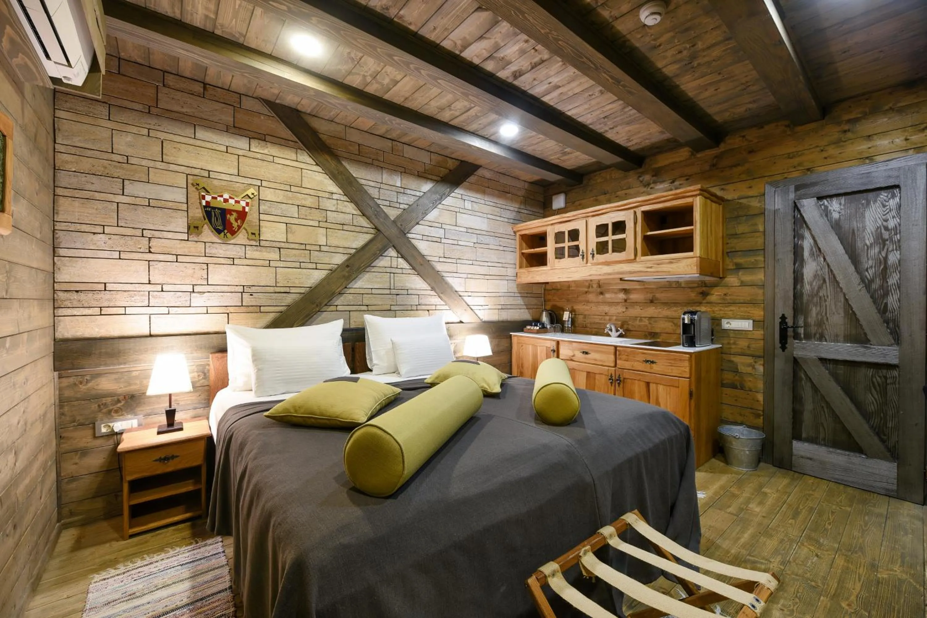 Bed in Lakeside Hotel Plitvice