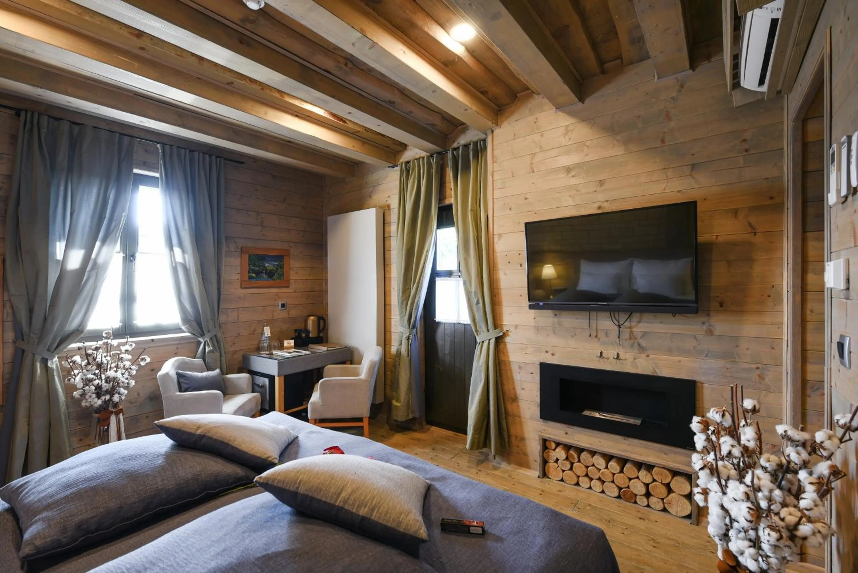 TV and multimedia in Lakeside Hotel Plitvice