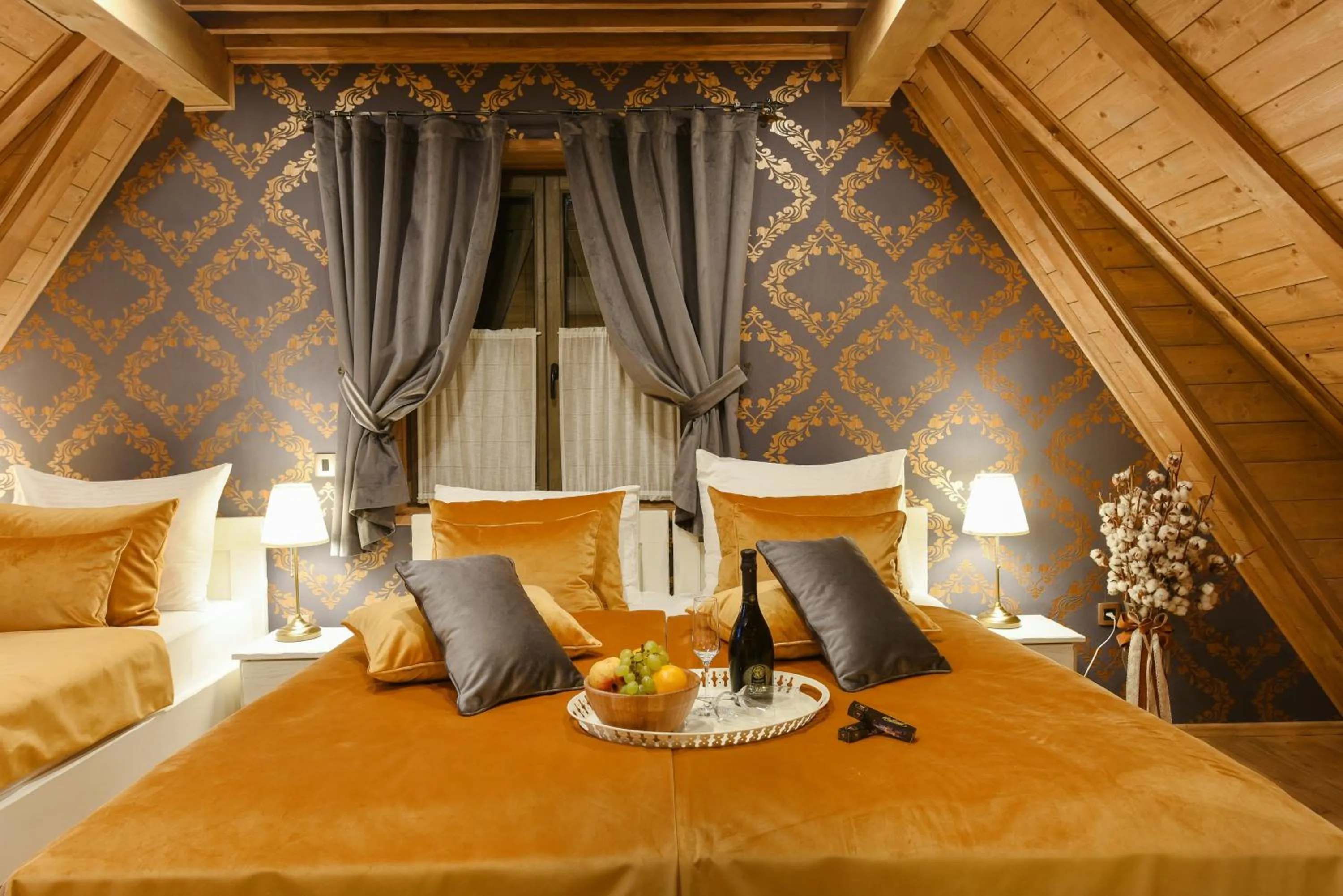Bed in Lakeside Hotel Plitvice