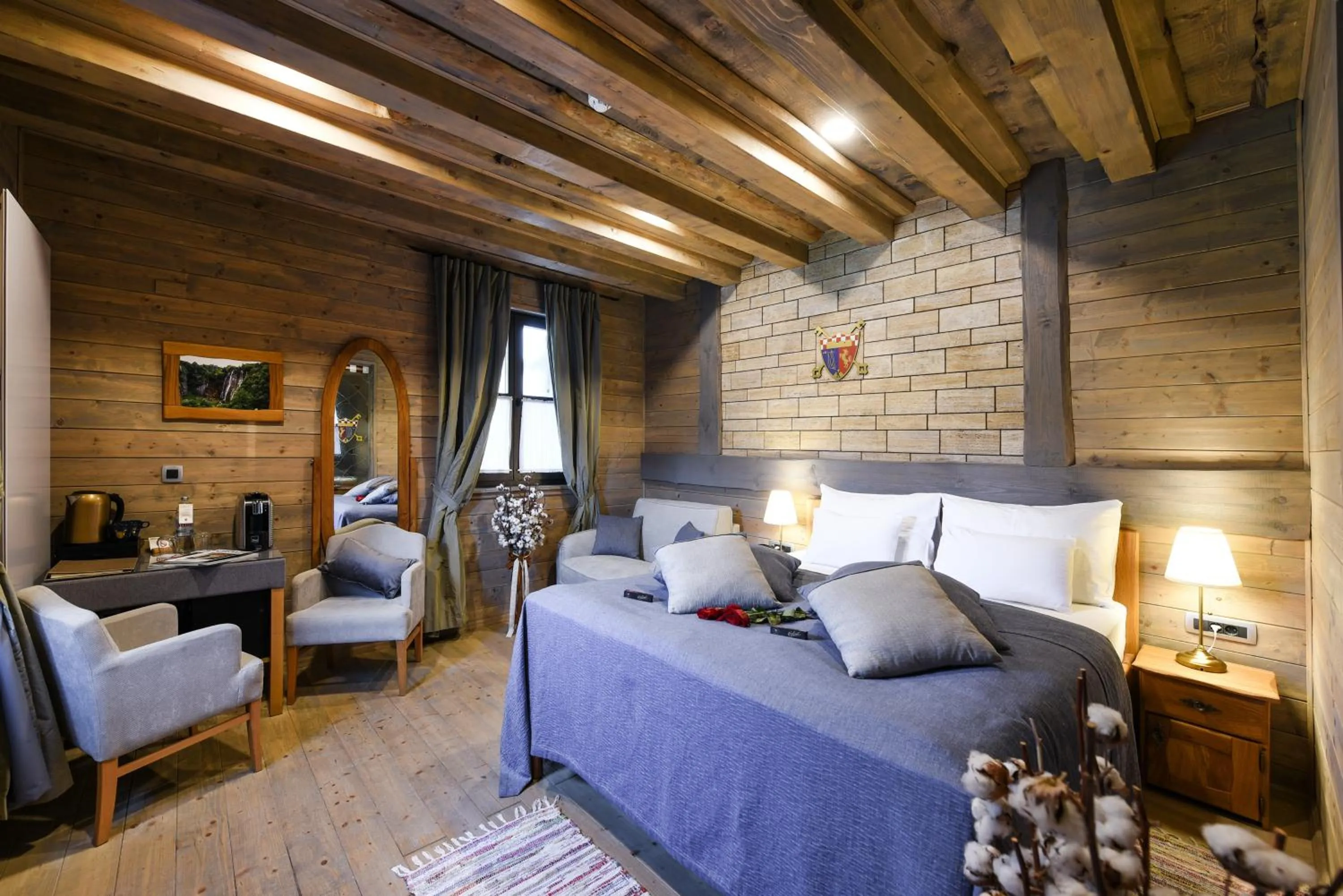 Bed in Lakeside Hotel Plitvice