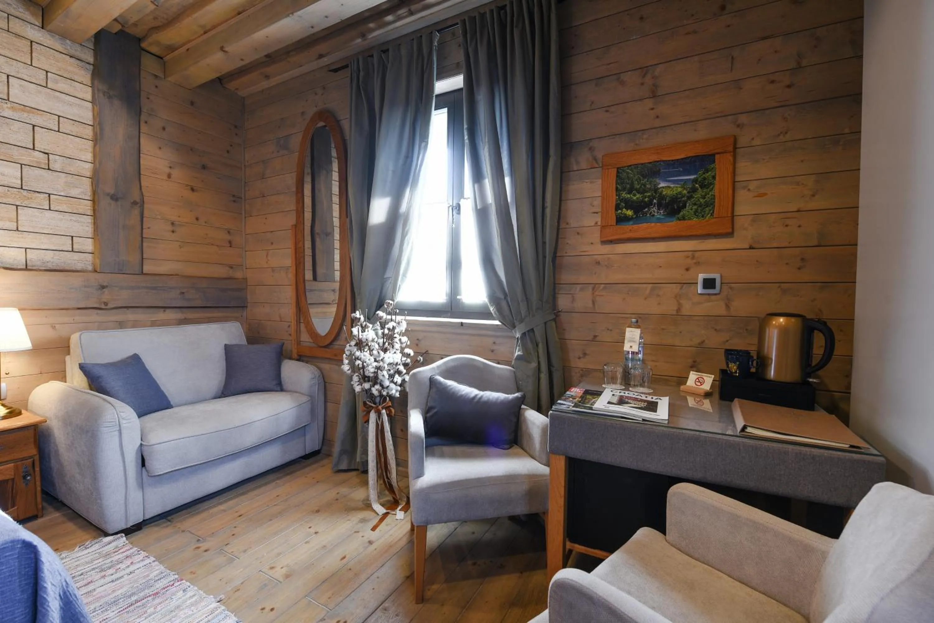 Seating area in Lakeside Hotel Plitvice