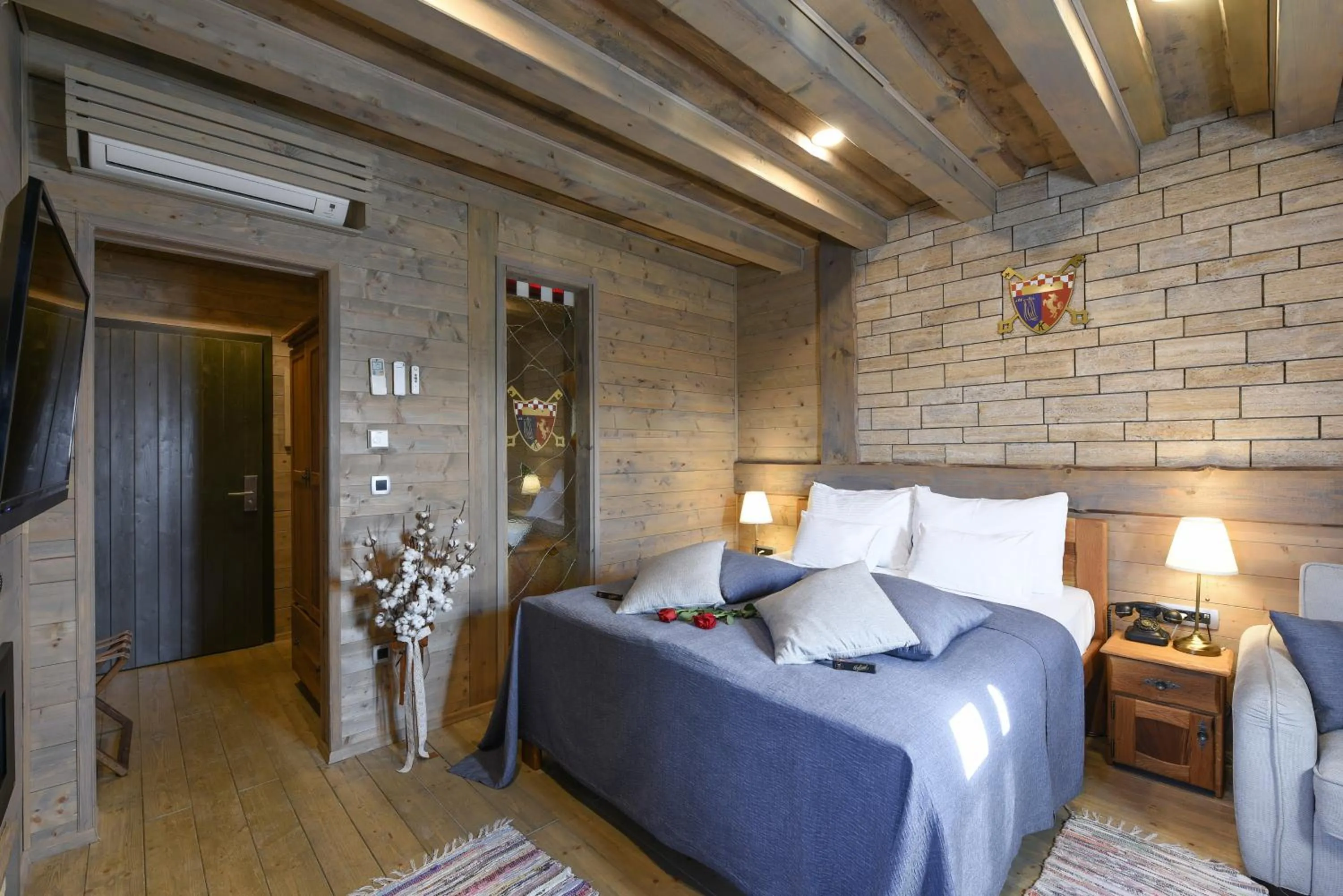 Bed in Lakeside Hotel Plitvice