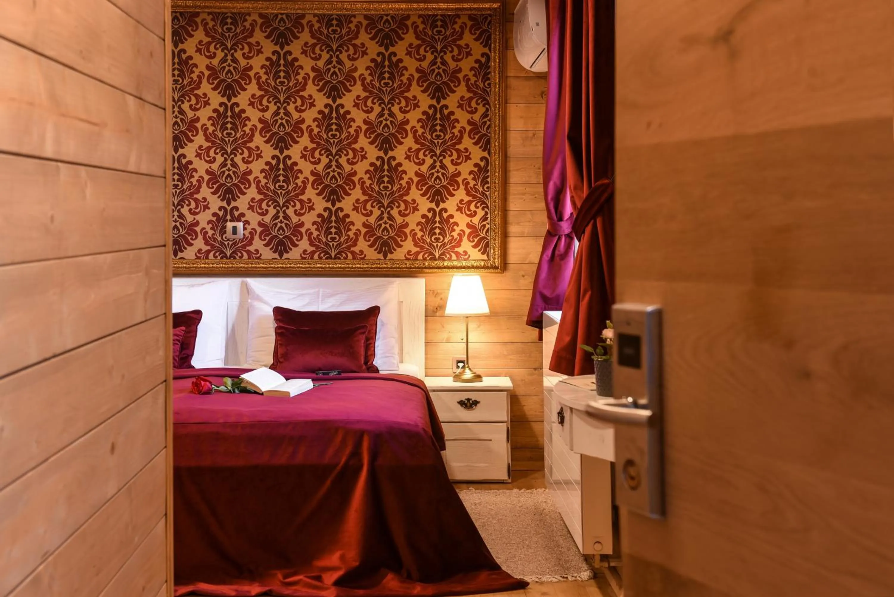 Golfcourse, Bed in Lakeside Hotel Plitvice