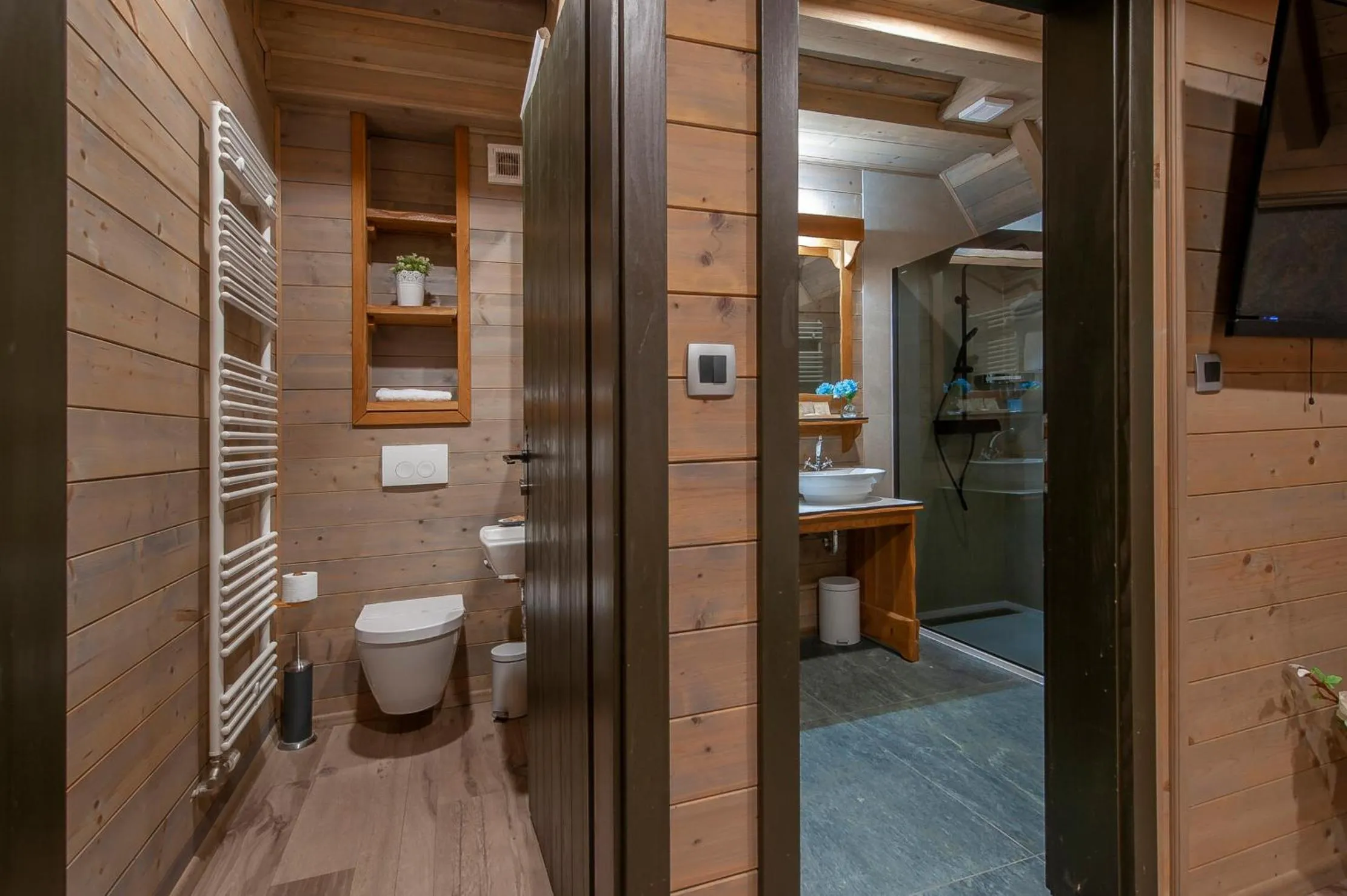 Toilet in Lakeside Hotel Plitvice