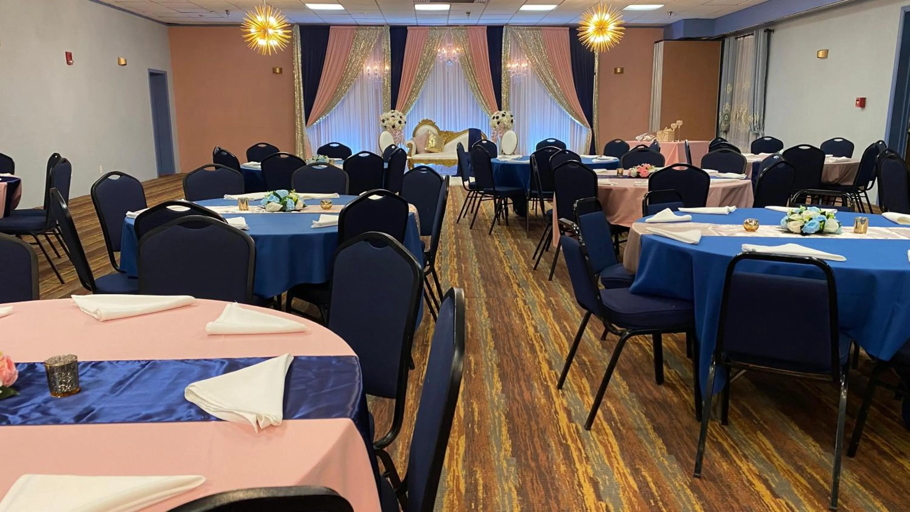 Banquet/Function facilities, Restaurant/Places to Eat in SureStay Plus Hotel by Best Western Albany Airport