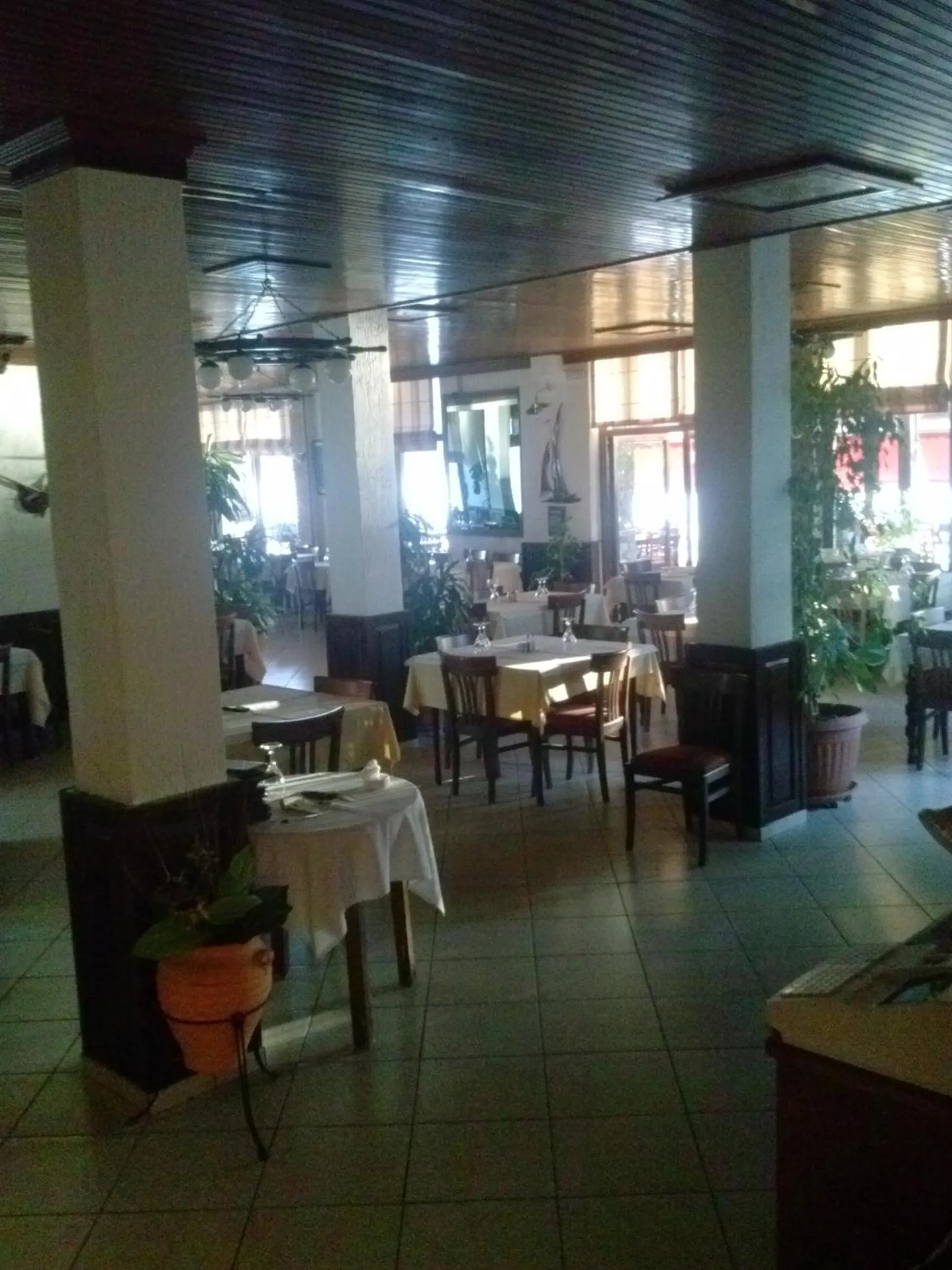 Restaurant/places to eat in Hotel Lefkadi