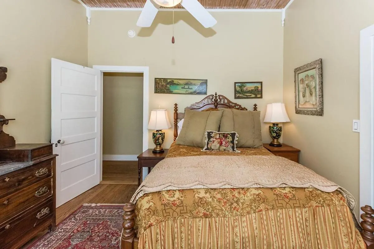 Bed in Fischer Farmhouse