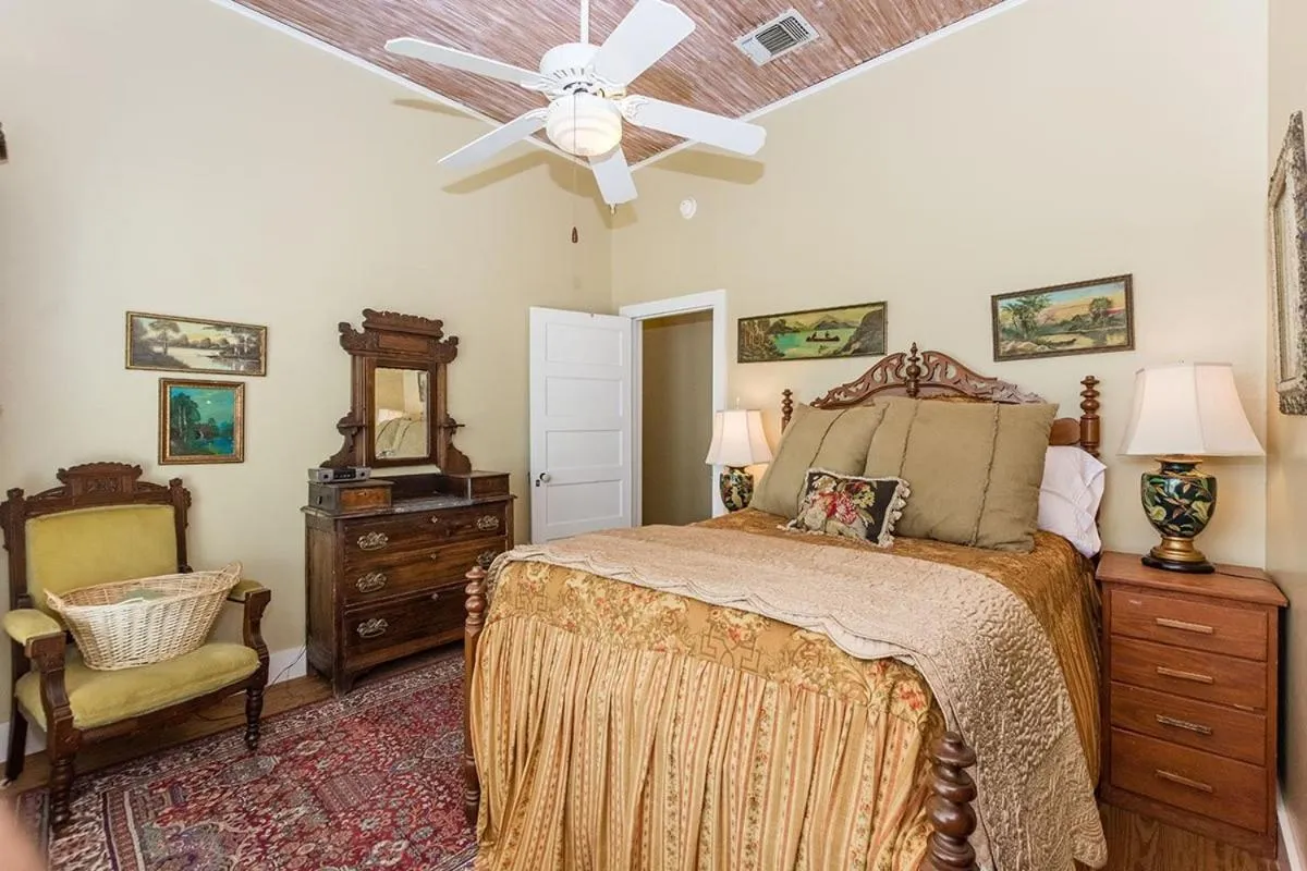 Bed in Fischer Farmhouse