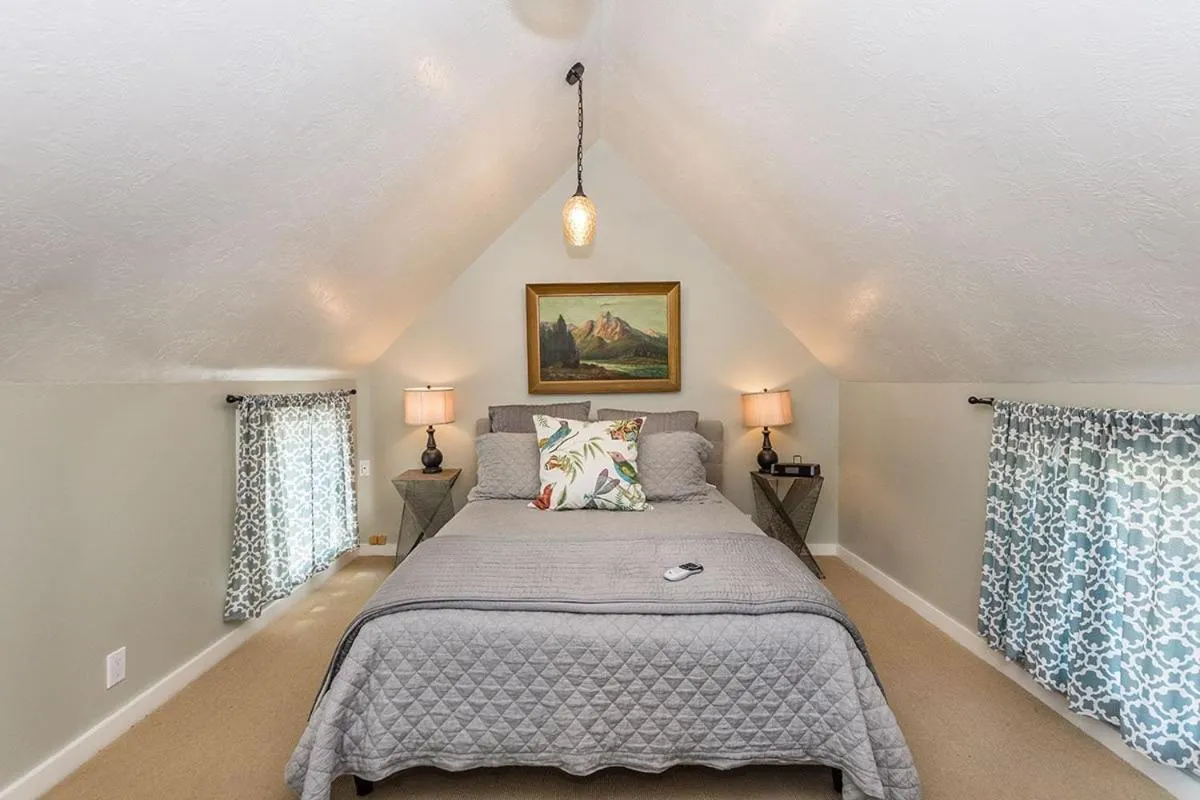 Bed in Fischer Farmhouse