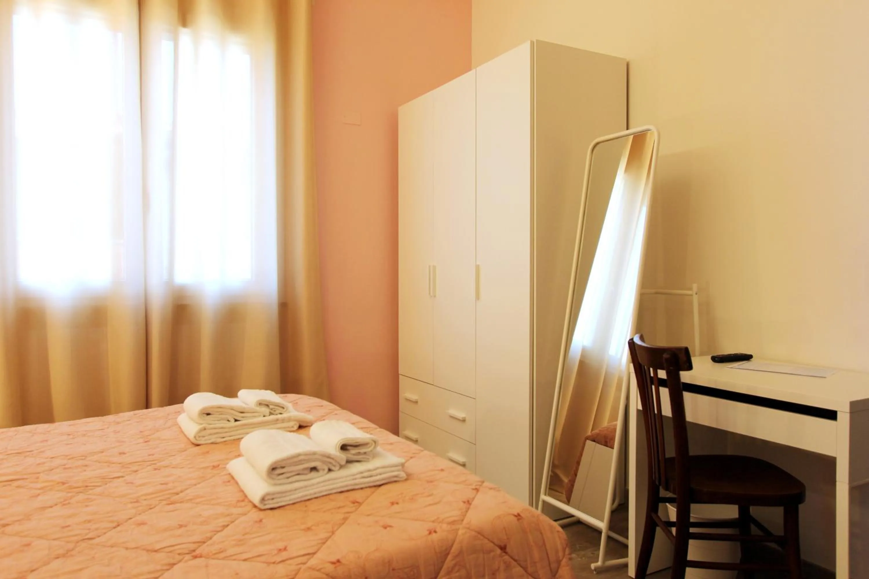 Photo of the whole room, Bed in Maison N&M