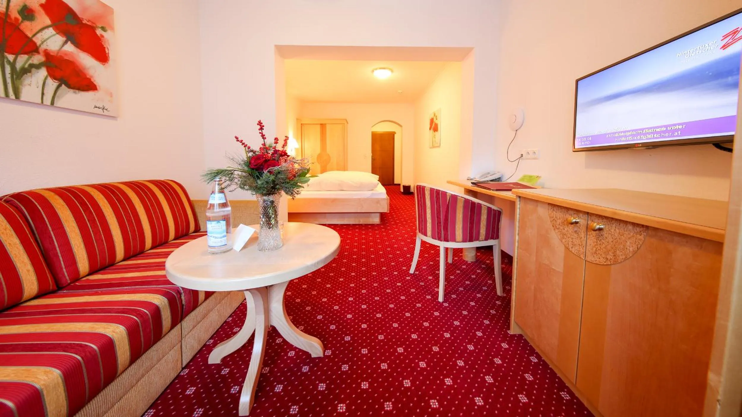 TV and multimedia, Bed in Superior Hotel Persal