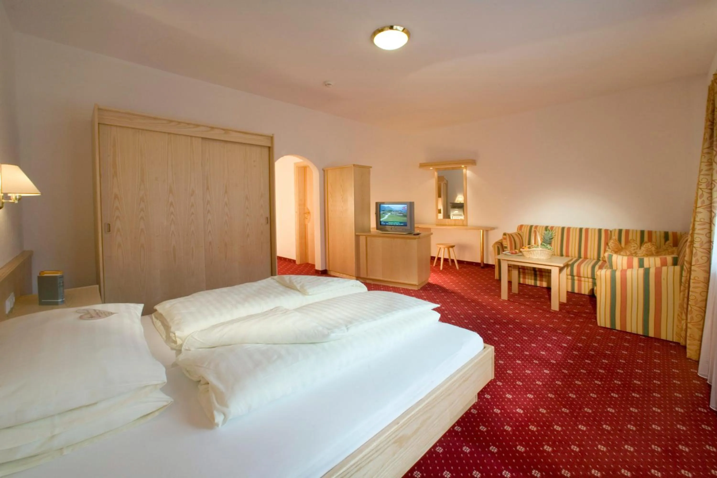 Photo of the whole room, Bed in Superior Hotel Persal