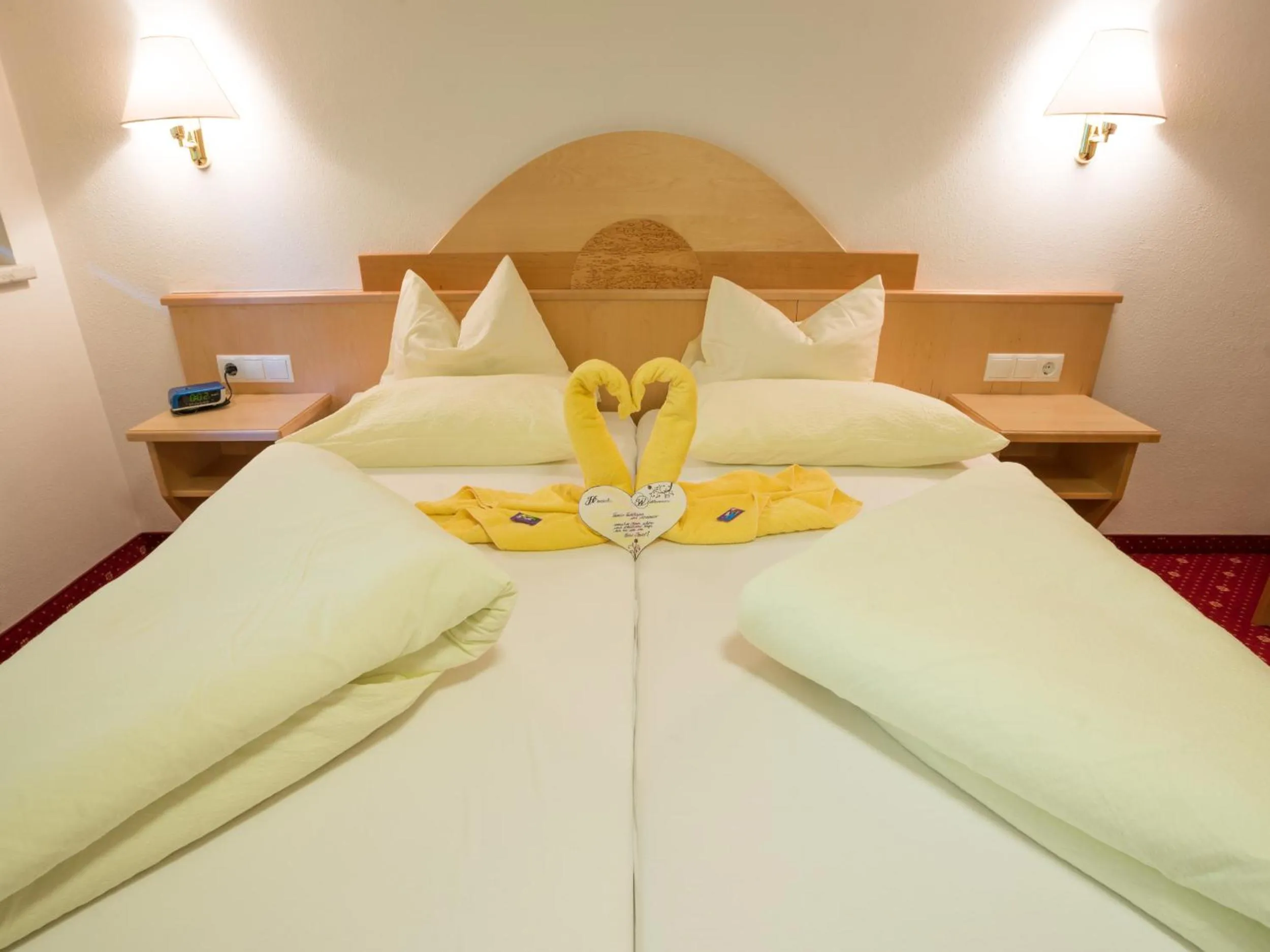 Bed in Superior Hotel Persal