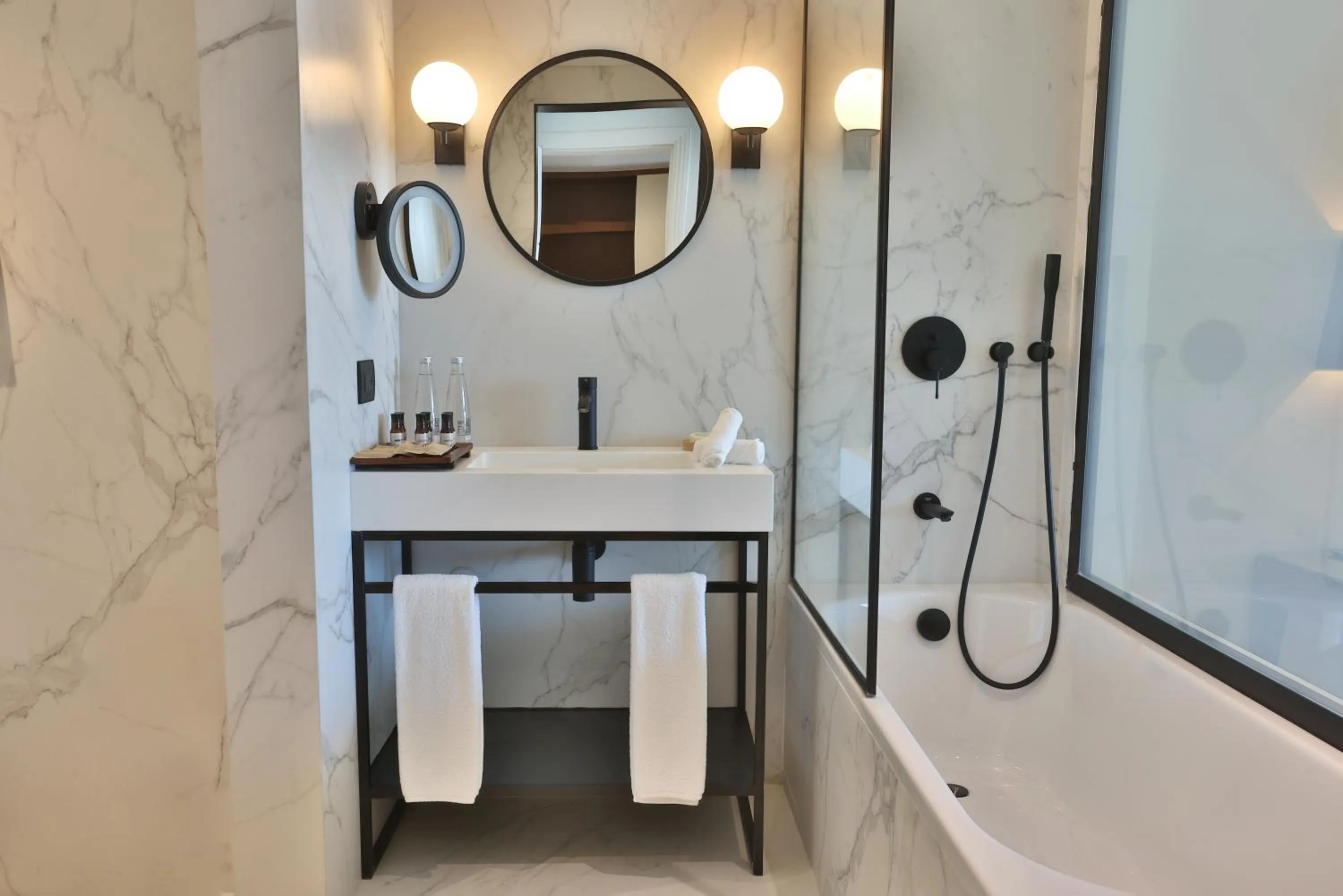 Bathroom in Mövenpick Hotel Beirut