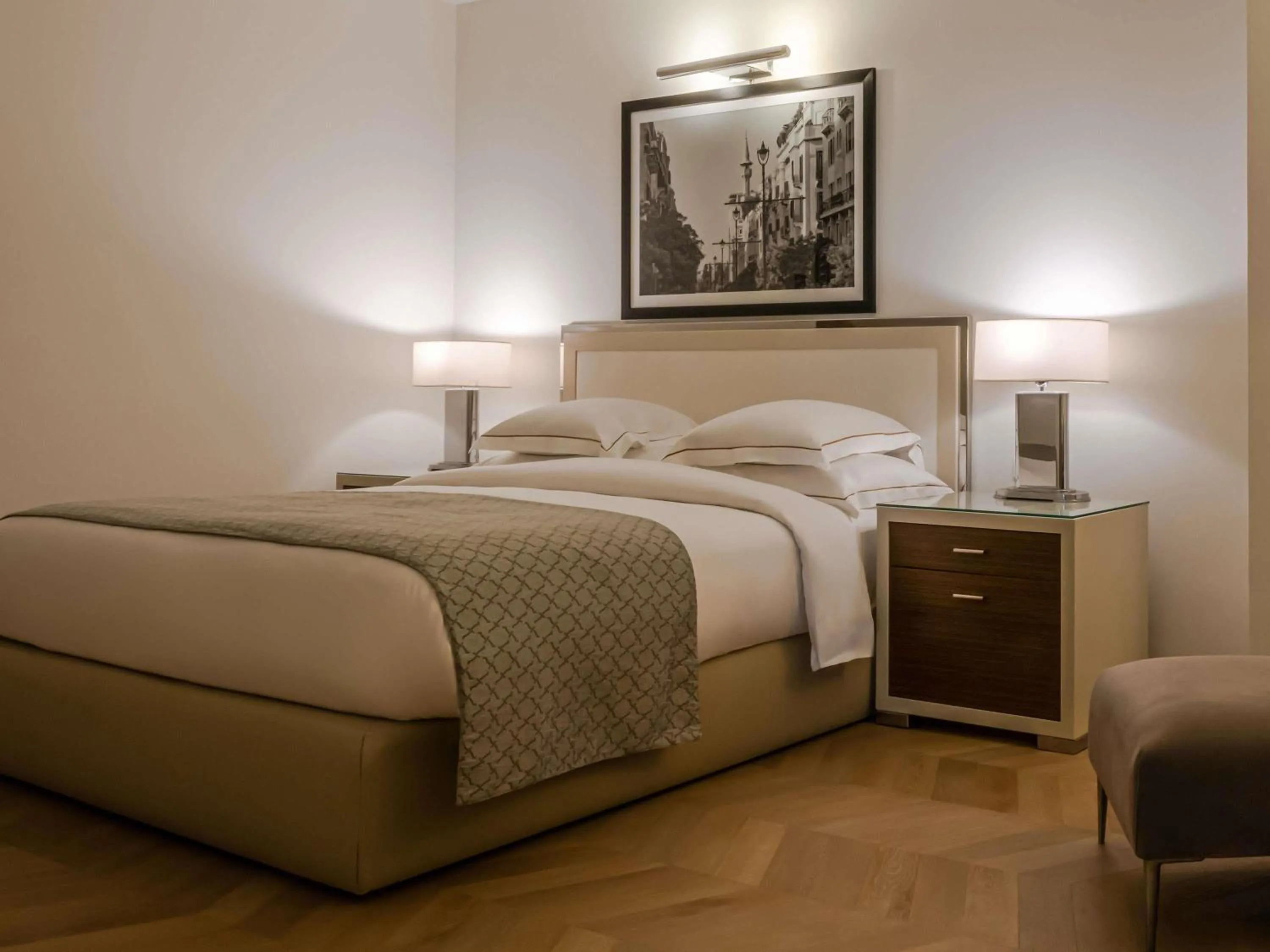 Bedroom, Bed in Mövenpick Hotel Beirut