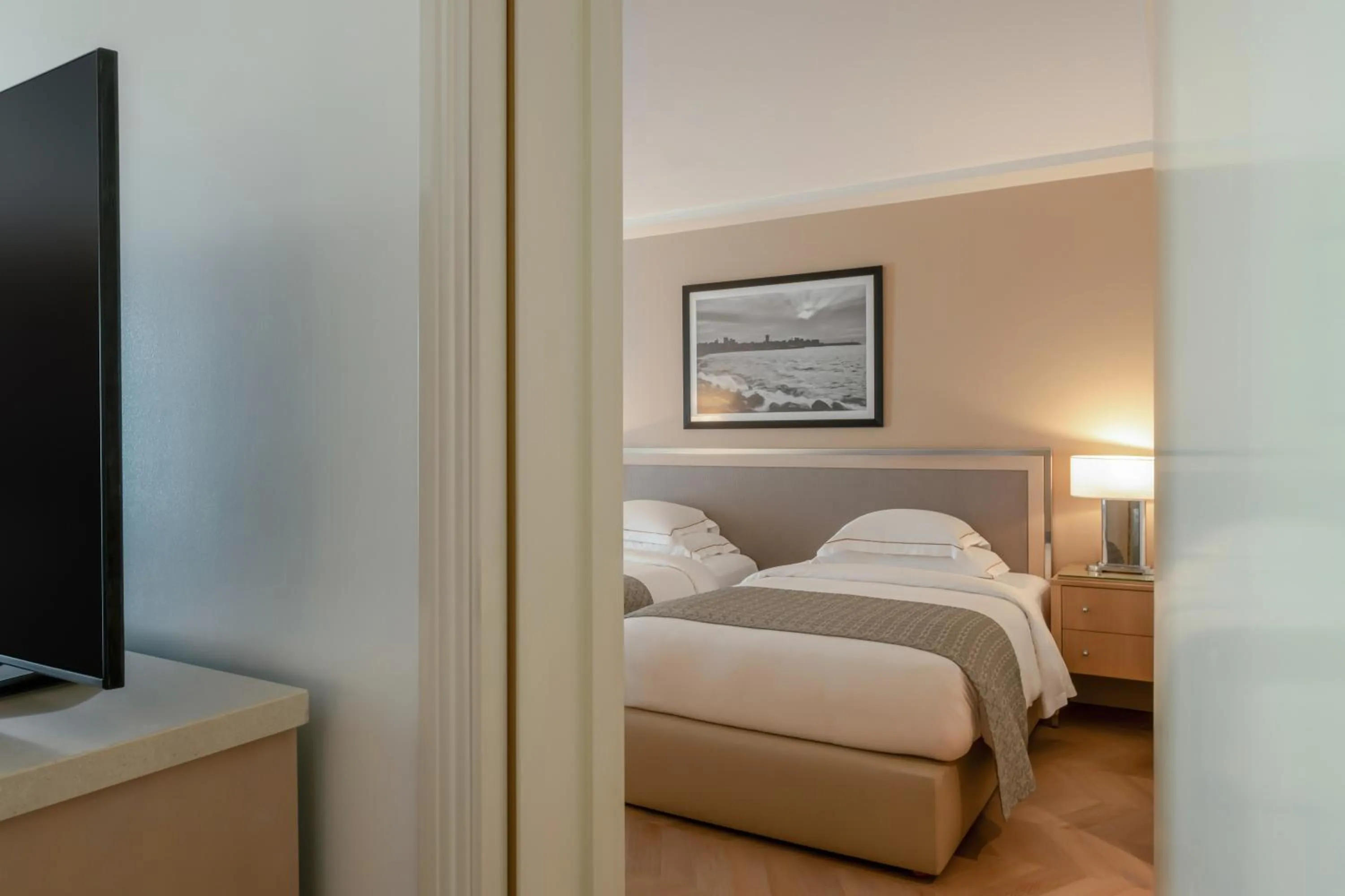 Bedroom, Bed in Mövenpick Hotel Beirut