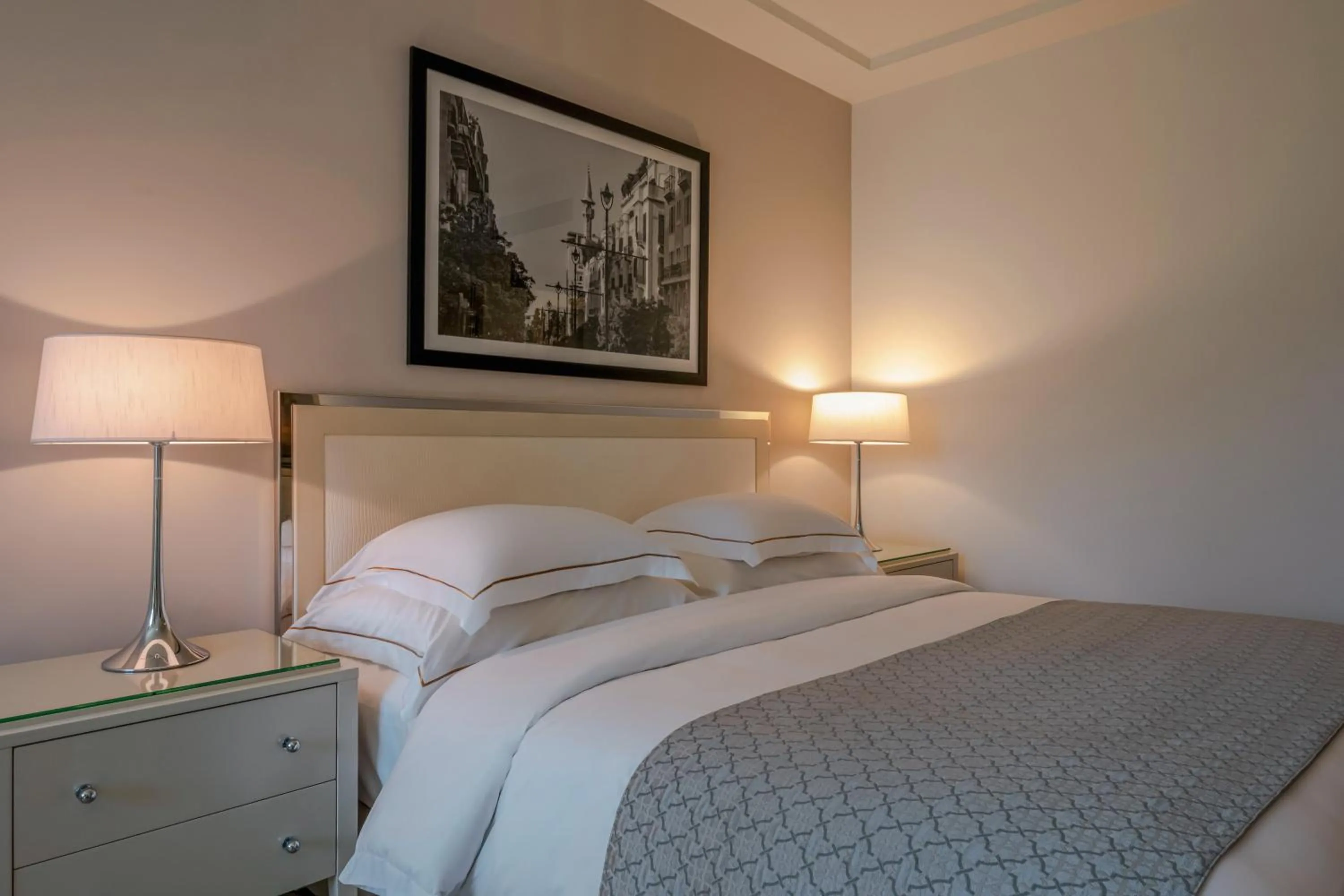 Bed in Mövenpick Hotel Beirut