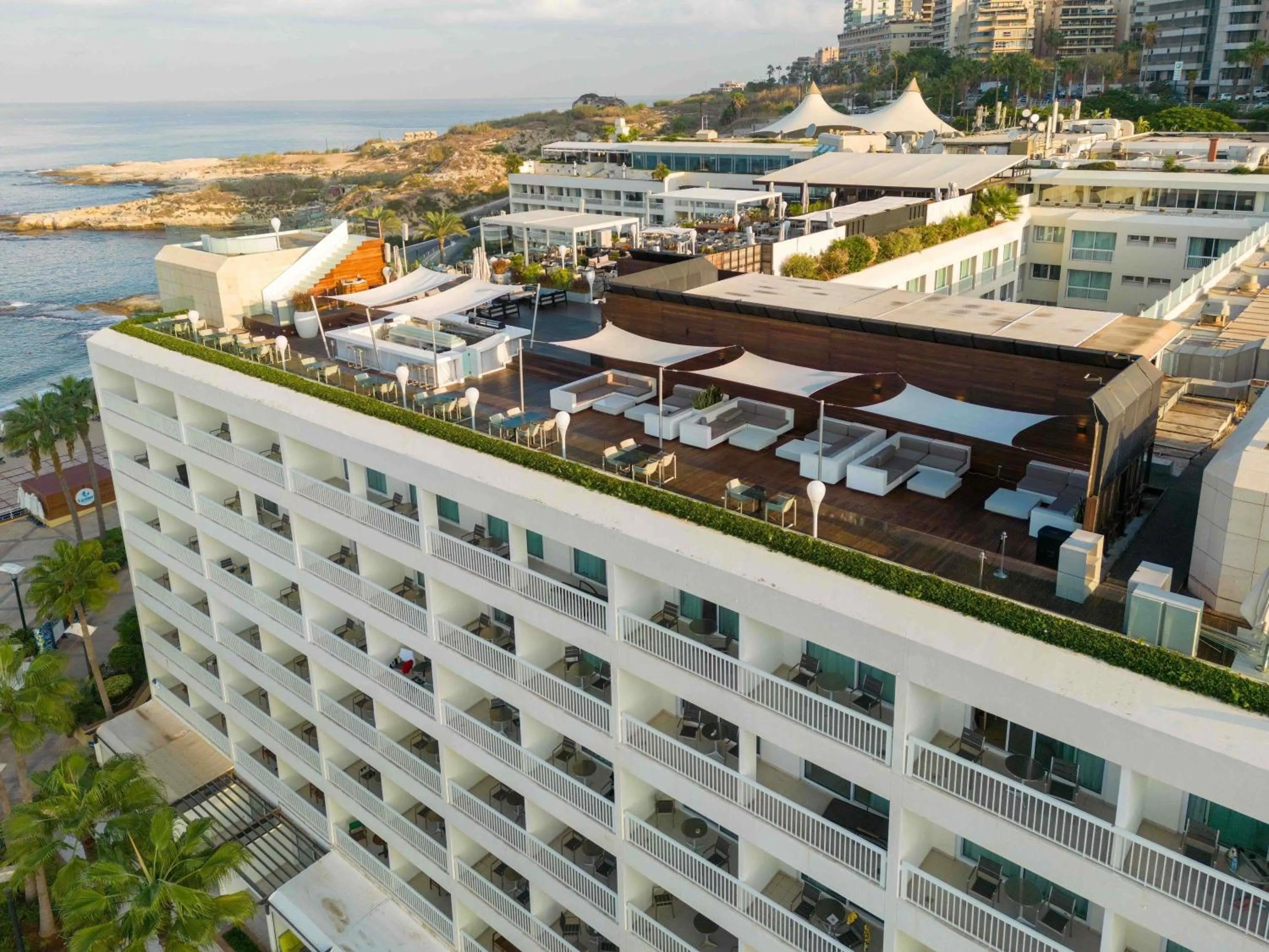 Lounge or bar in Mövenpick Hotel Beirut