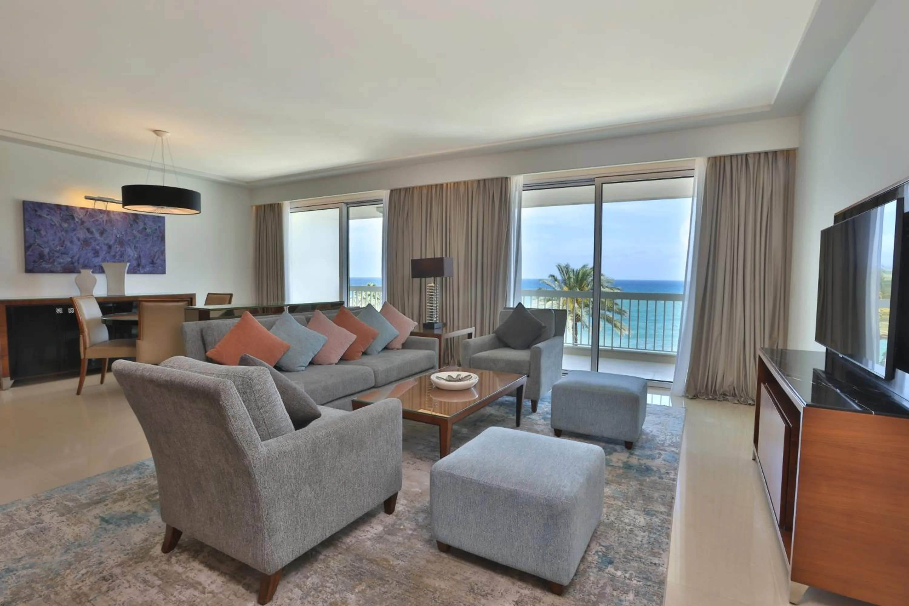 Seating area in Mövenpick Hotel Beirut