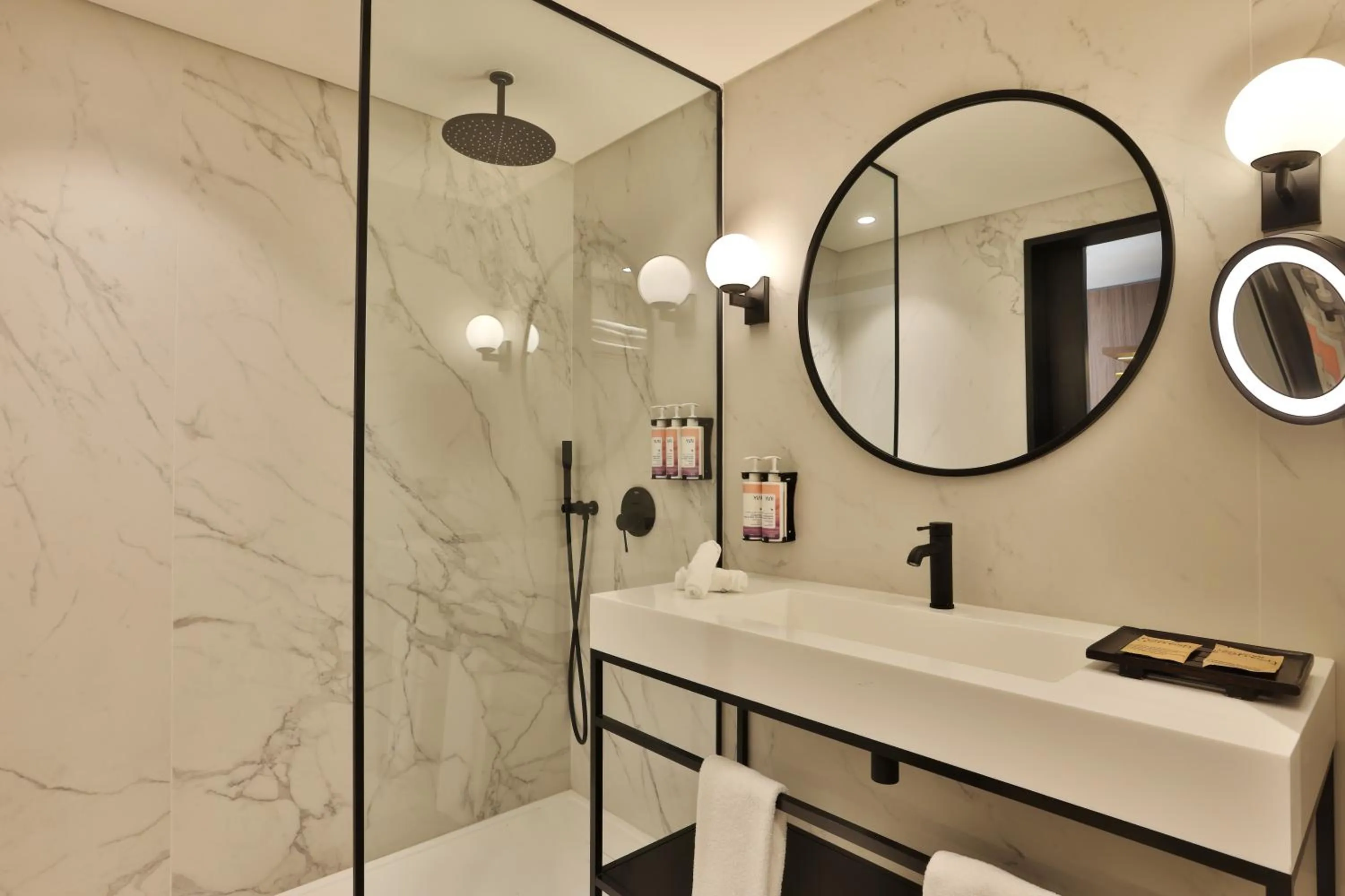 Bathroom in Mövenpick Hotel Beirut