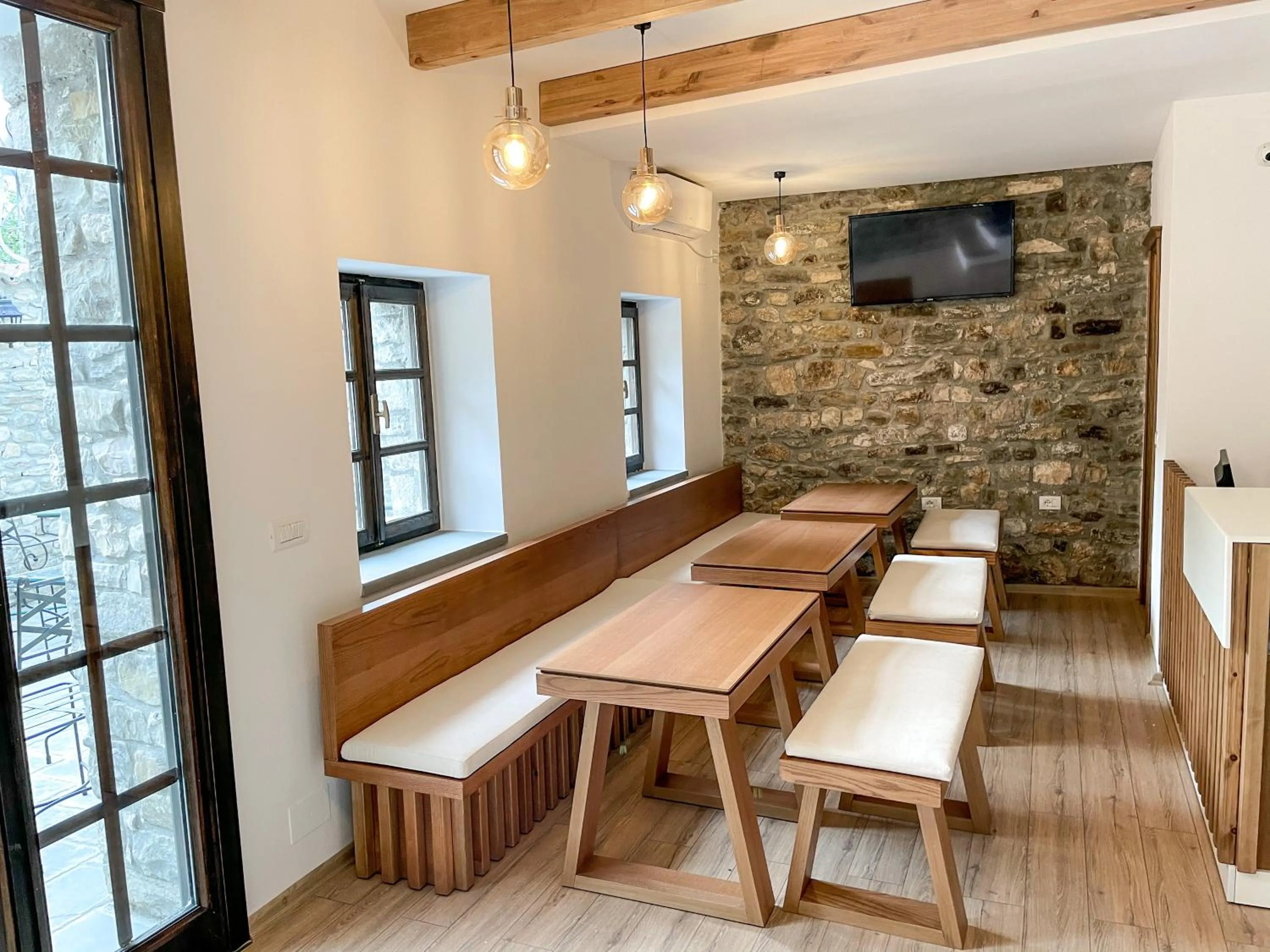 Living room in Amalia Hotel