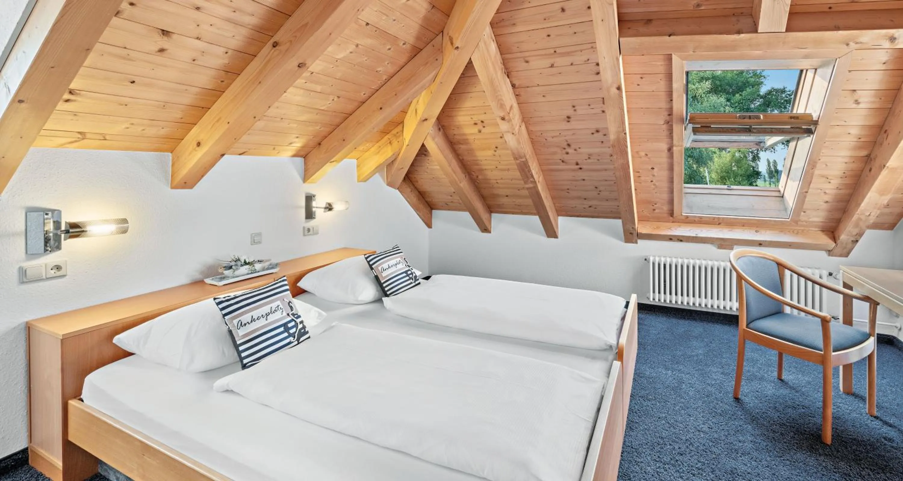 Photo of the whole room, Bed in Gasthaus Schiff