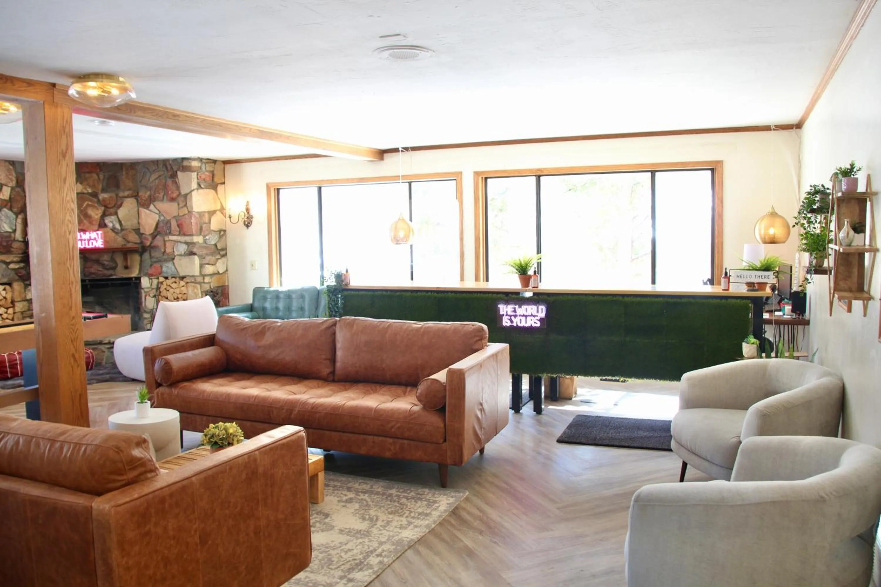 Lobby or reception in Sierra Blue Hotel & Swim Club