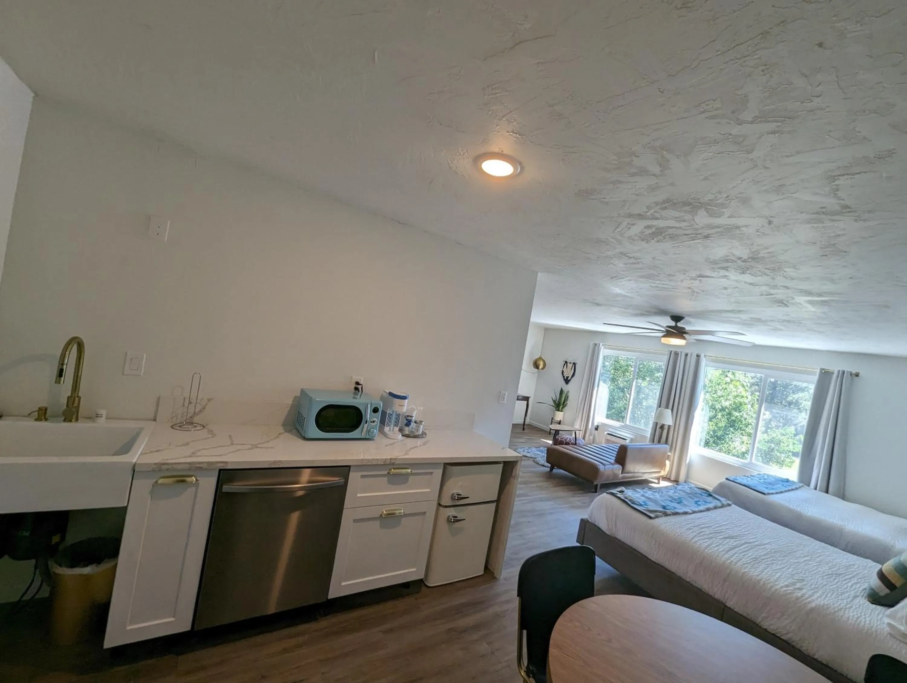 Bed in Sierra Blue Hotel & Swim Club