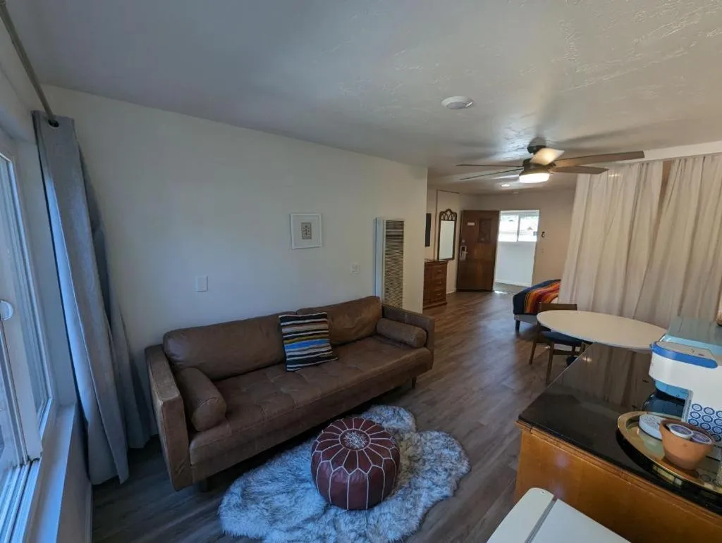 Seating area in Sierra Blue Hotel & Swim Club