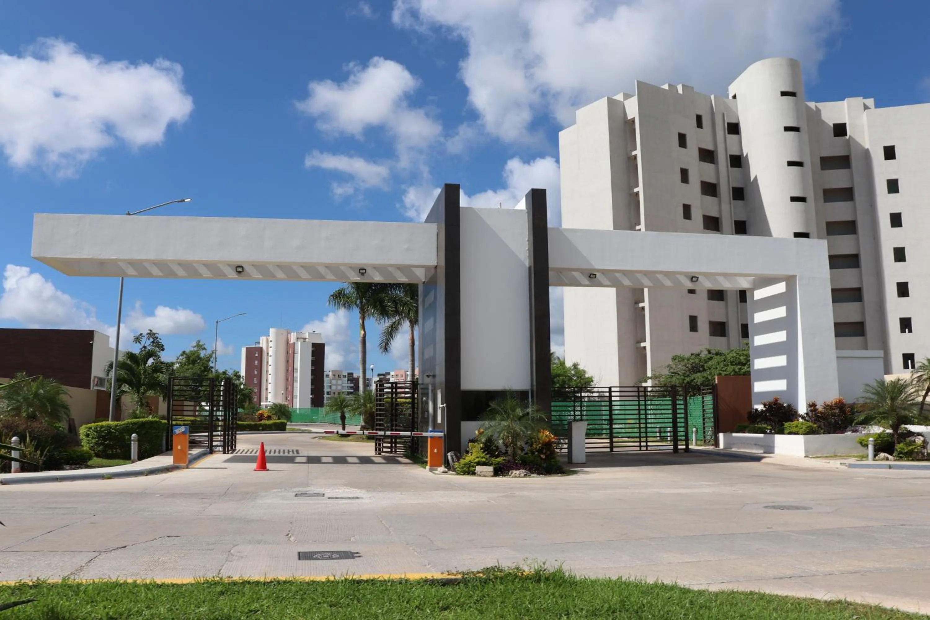 Facade/entrance in Departamento Dream Lagoons XA