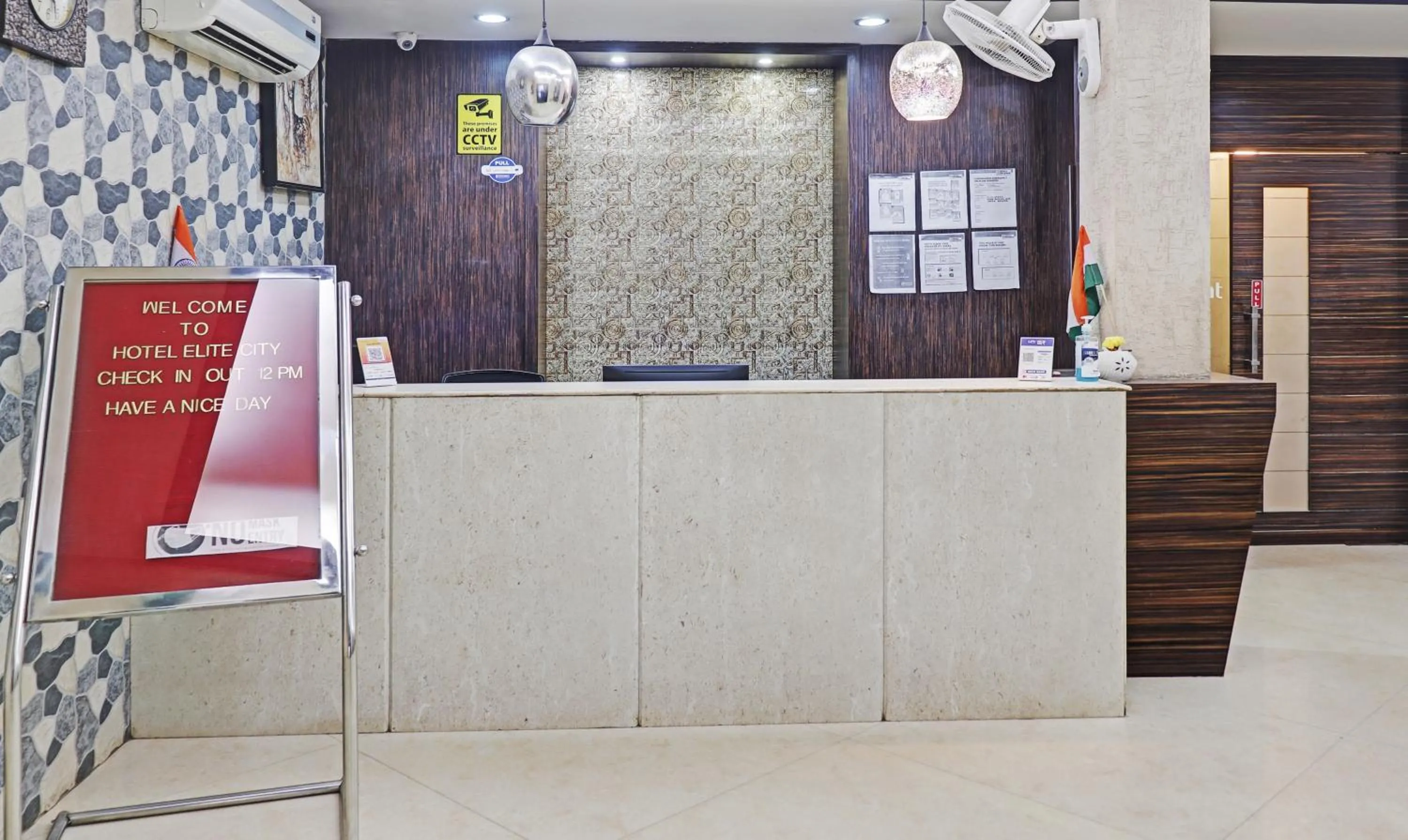 Lobby or reception in Treebo Elite City Upper Bazar