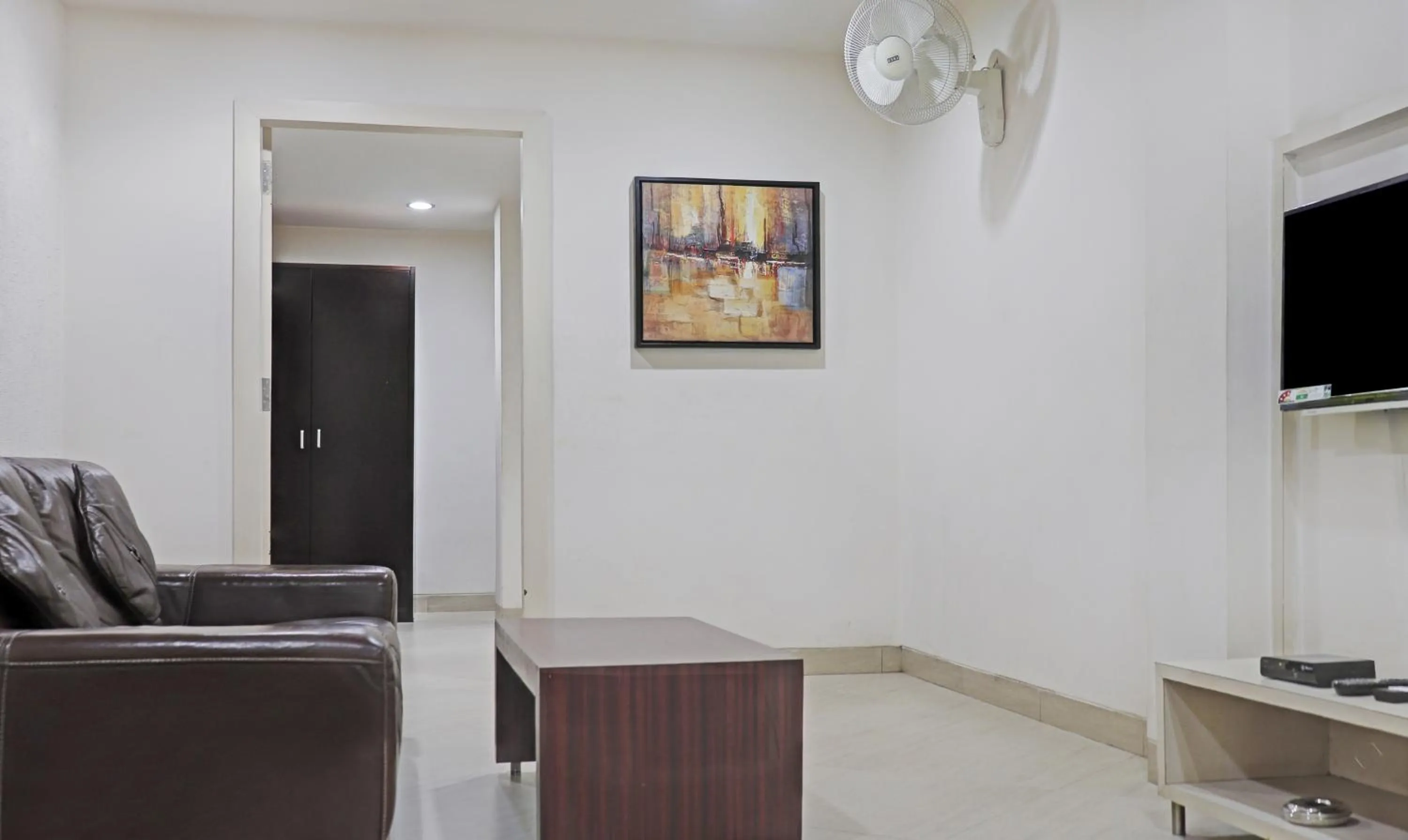 Seating area in Treebo Elite City Upper Bazar