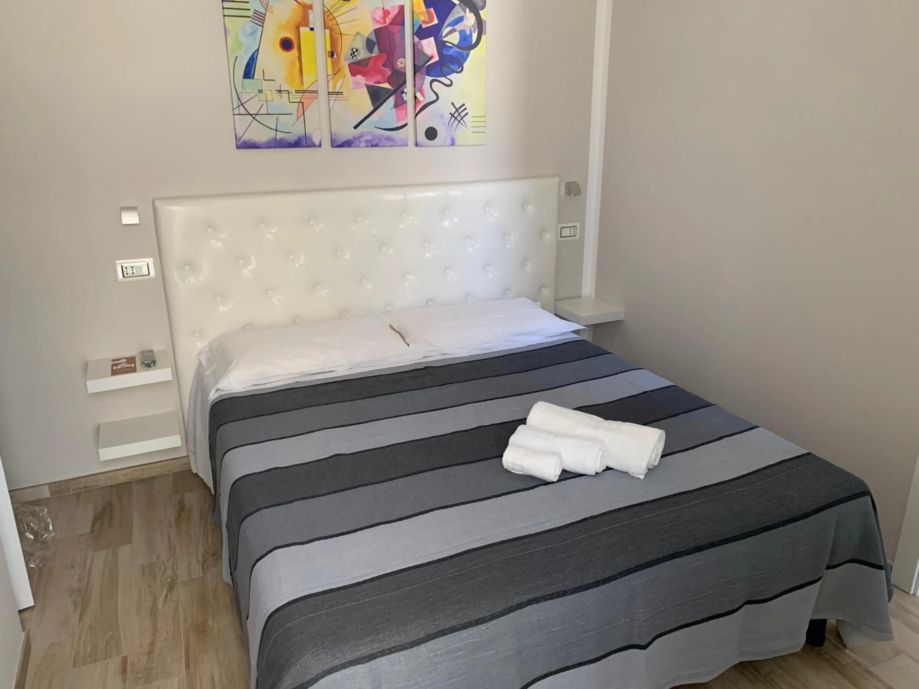 Double Room with Private Bathroom in B&B IV Vico