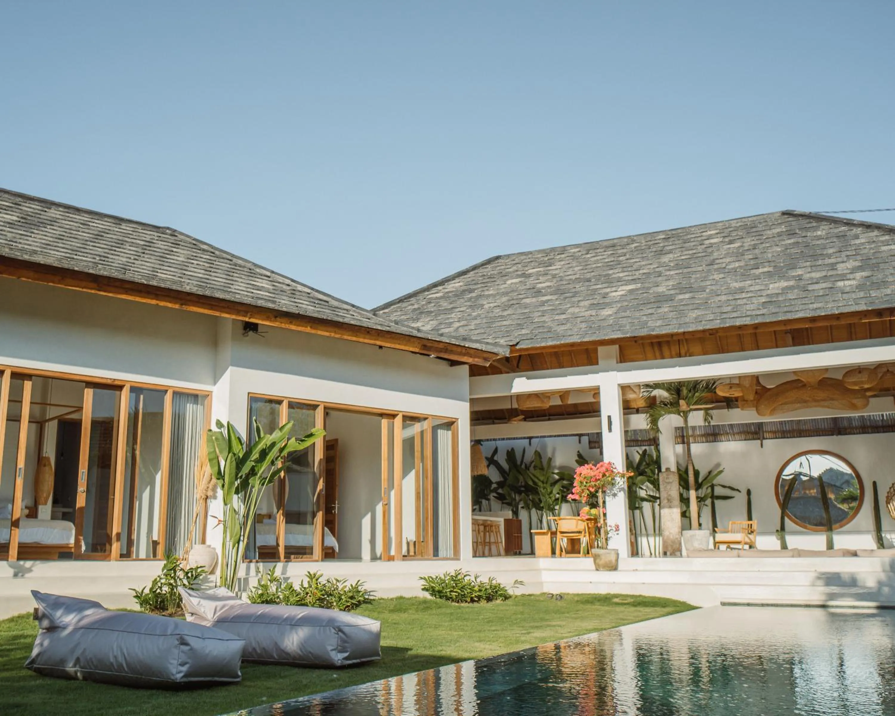 Photo of the whole room in MODJO Villas Bingin