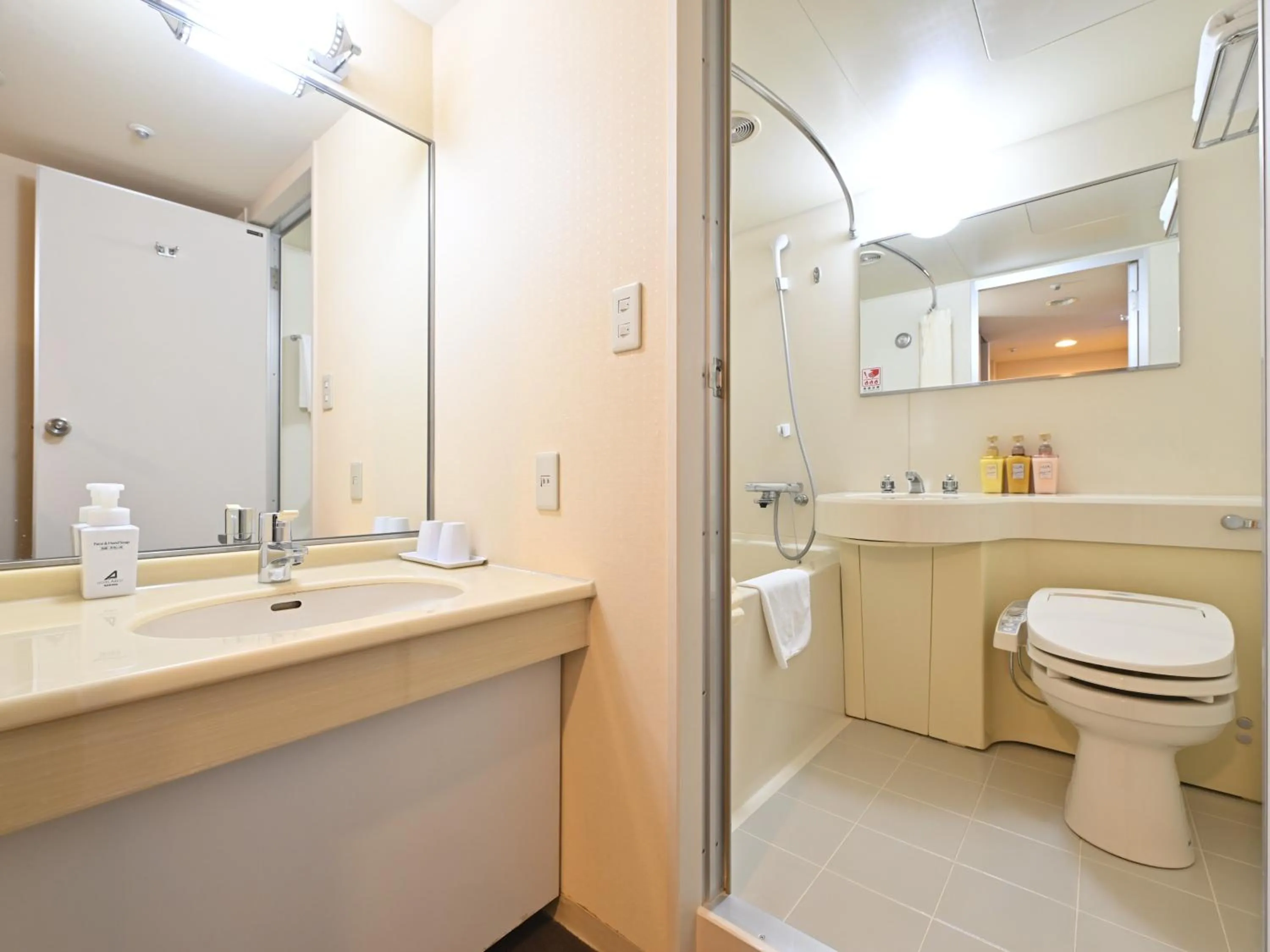 Shower in Hotel Abest Sapporo