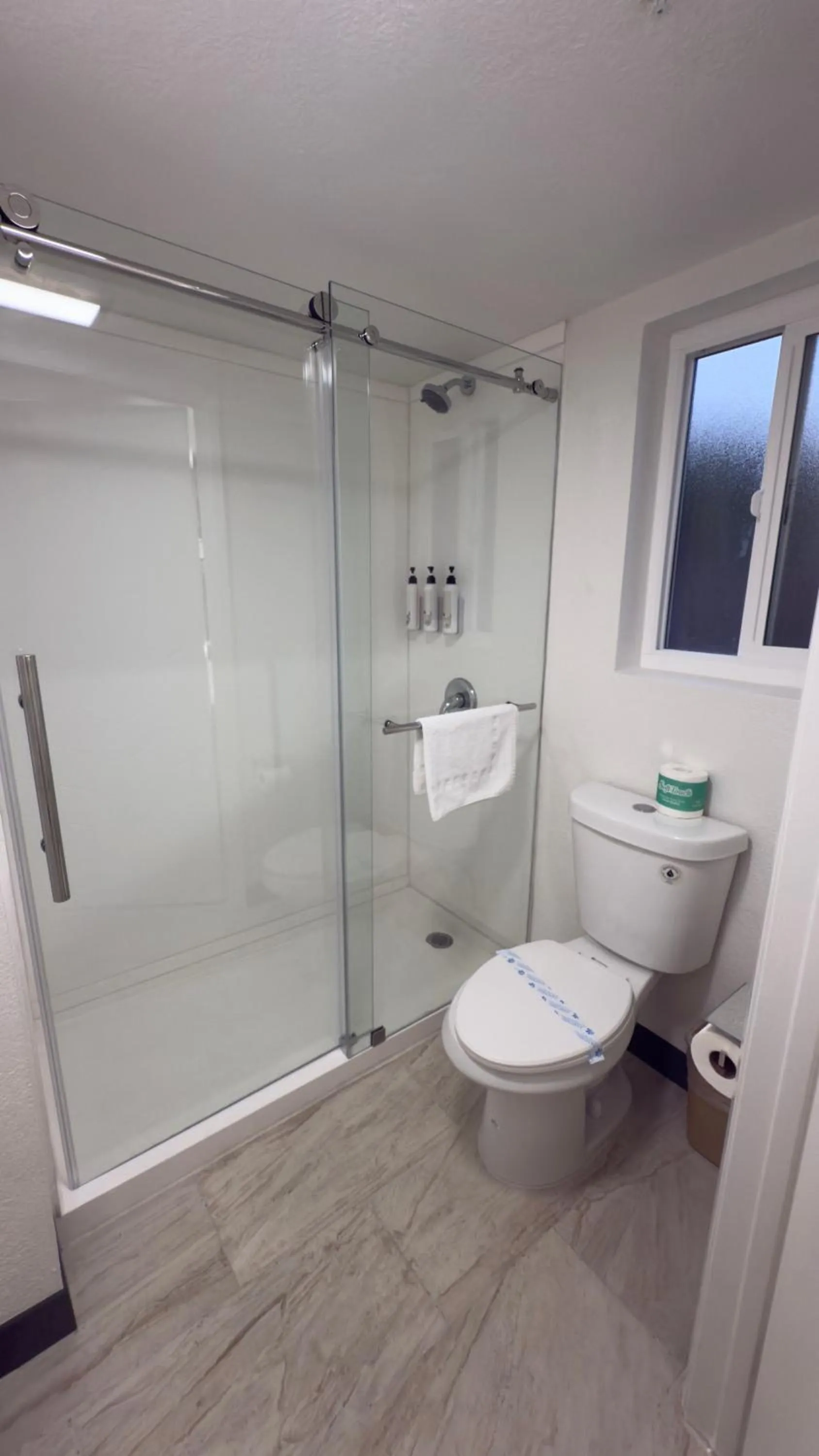 Shower in Mission Inn San Luis Obispo