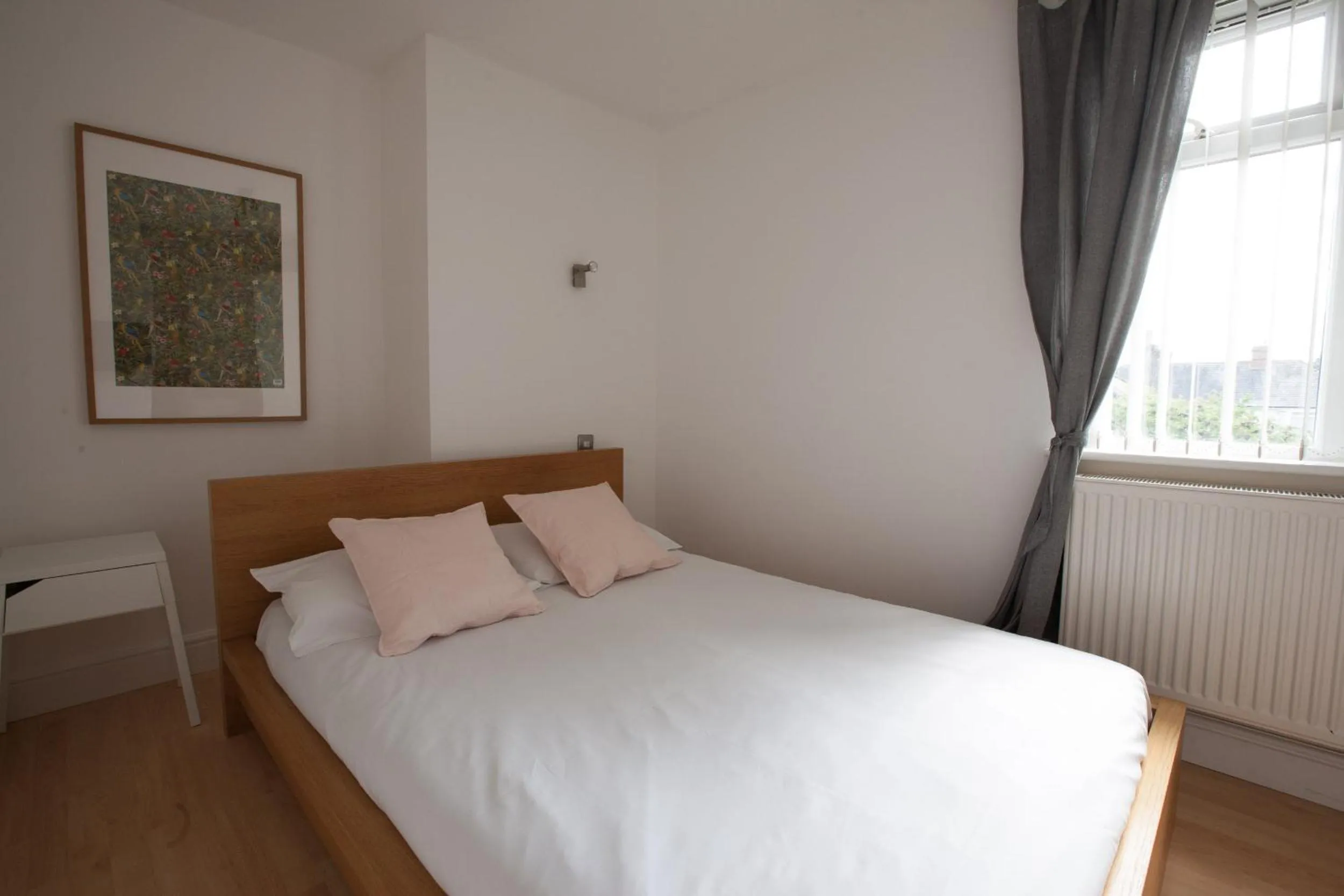 Bed in Tooting Rooms & Studio by PrimeCityHosts
